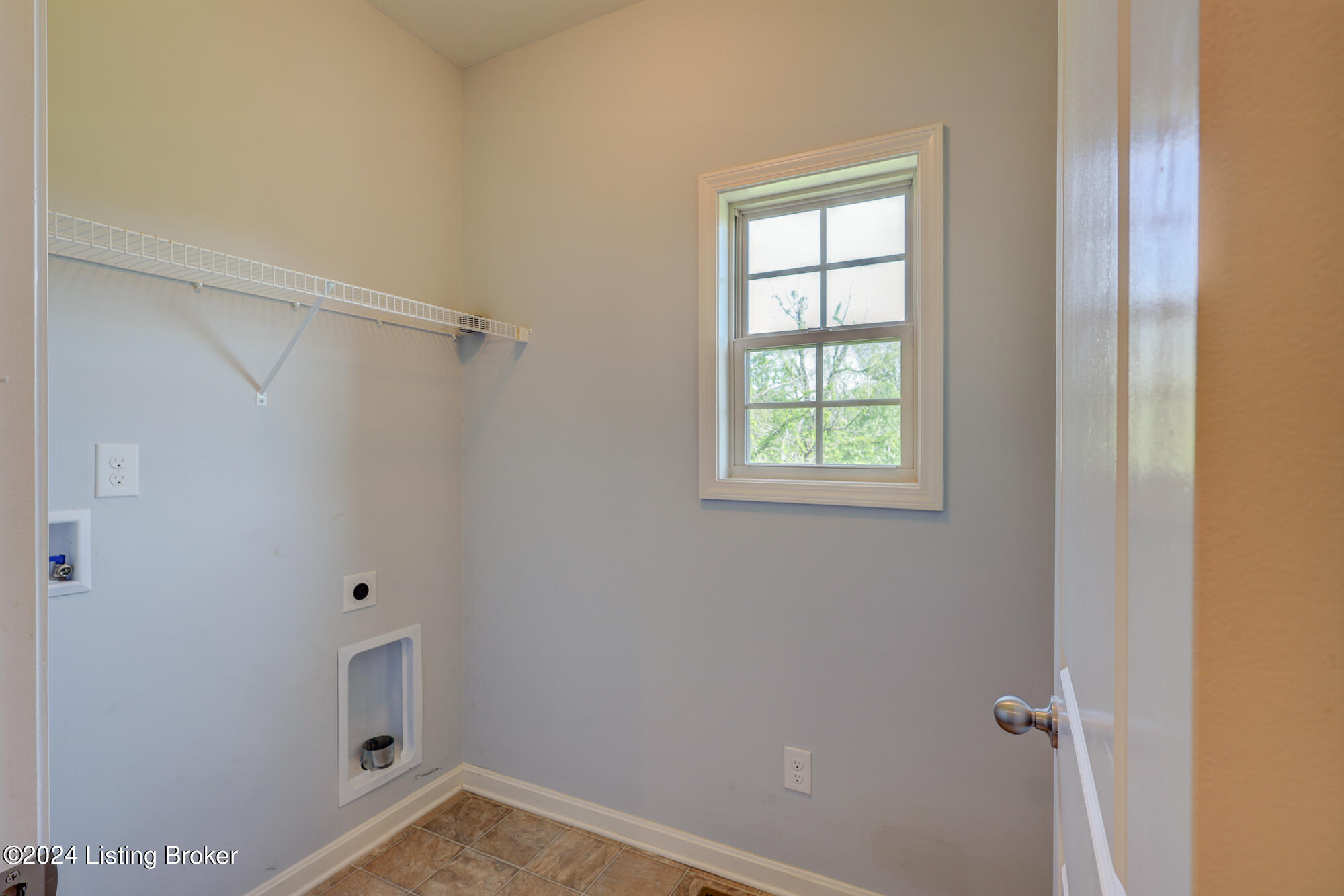 7220 Black Walnut Cir