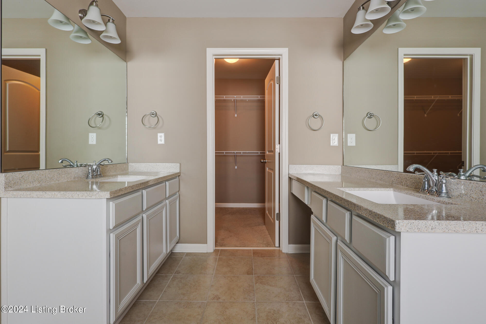 7220 Black Walnut Cir