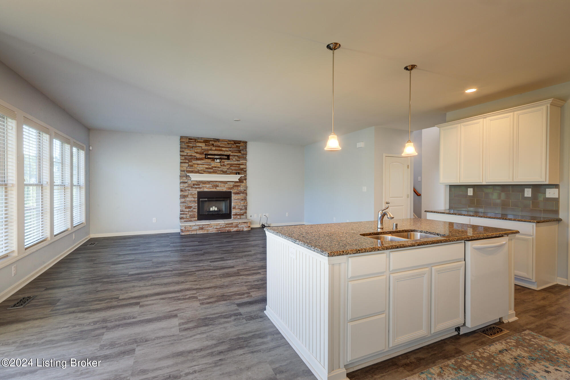 7220 Black Walnut Cir