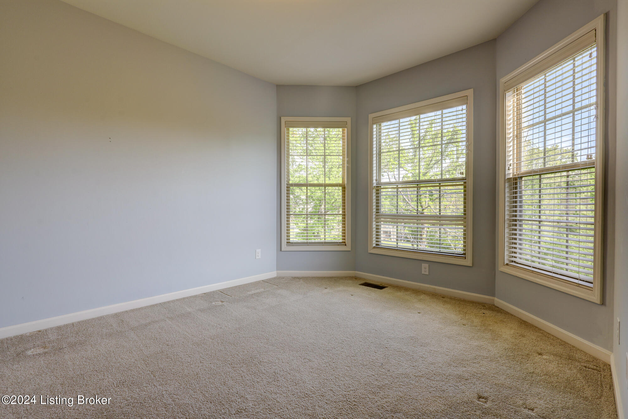 7220 Black Walnut Cir