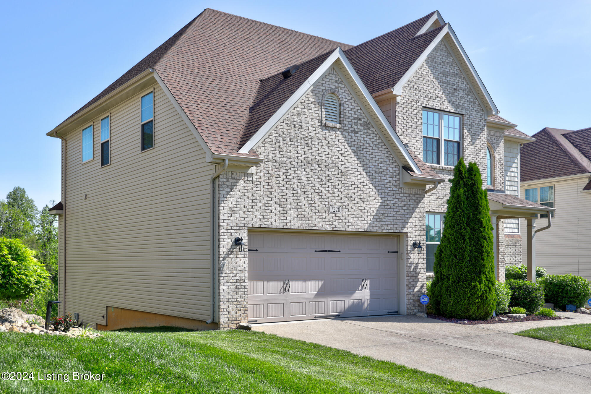 7220 Black Walnut Cir