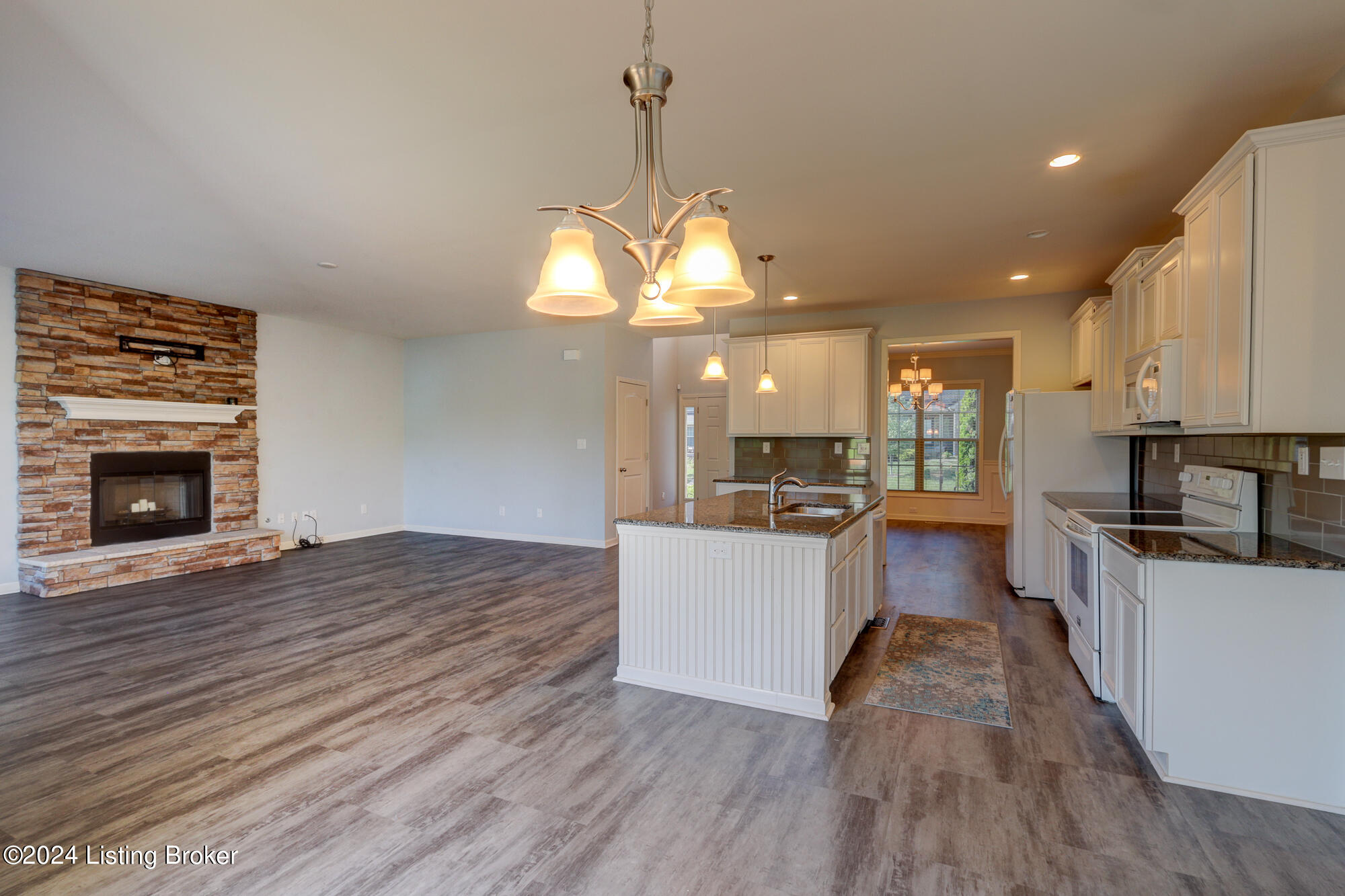 7220 Black Walnut Cir