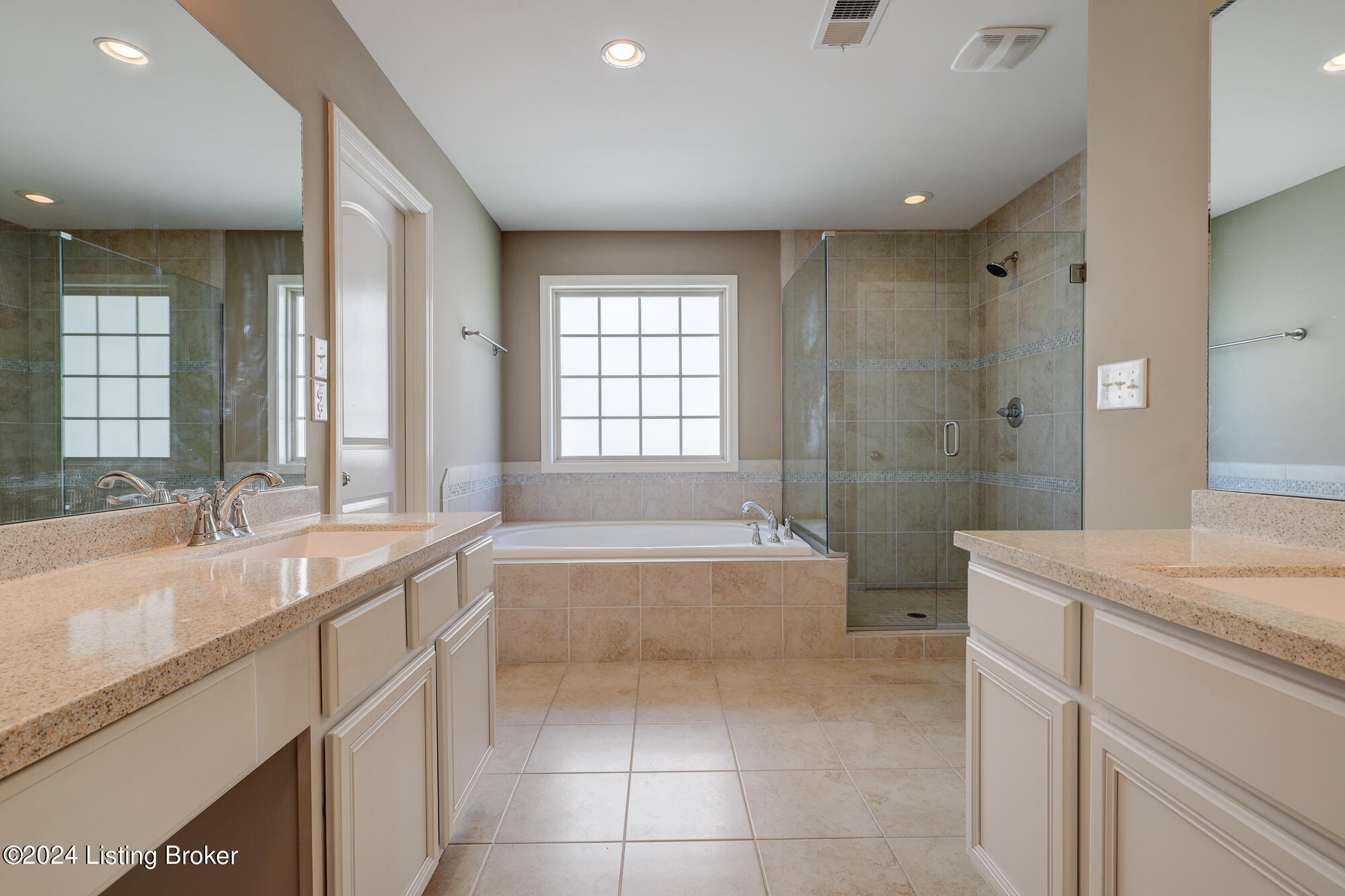 7220 Black Walnut Cir