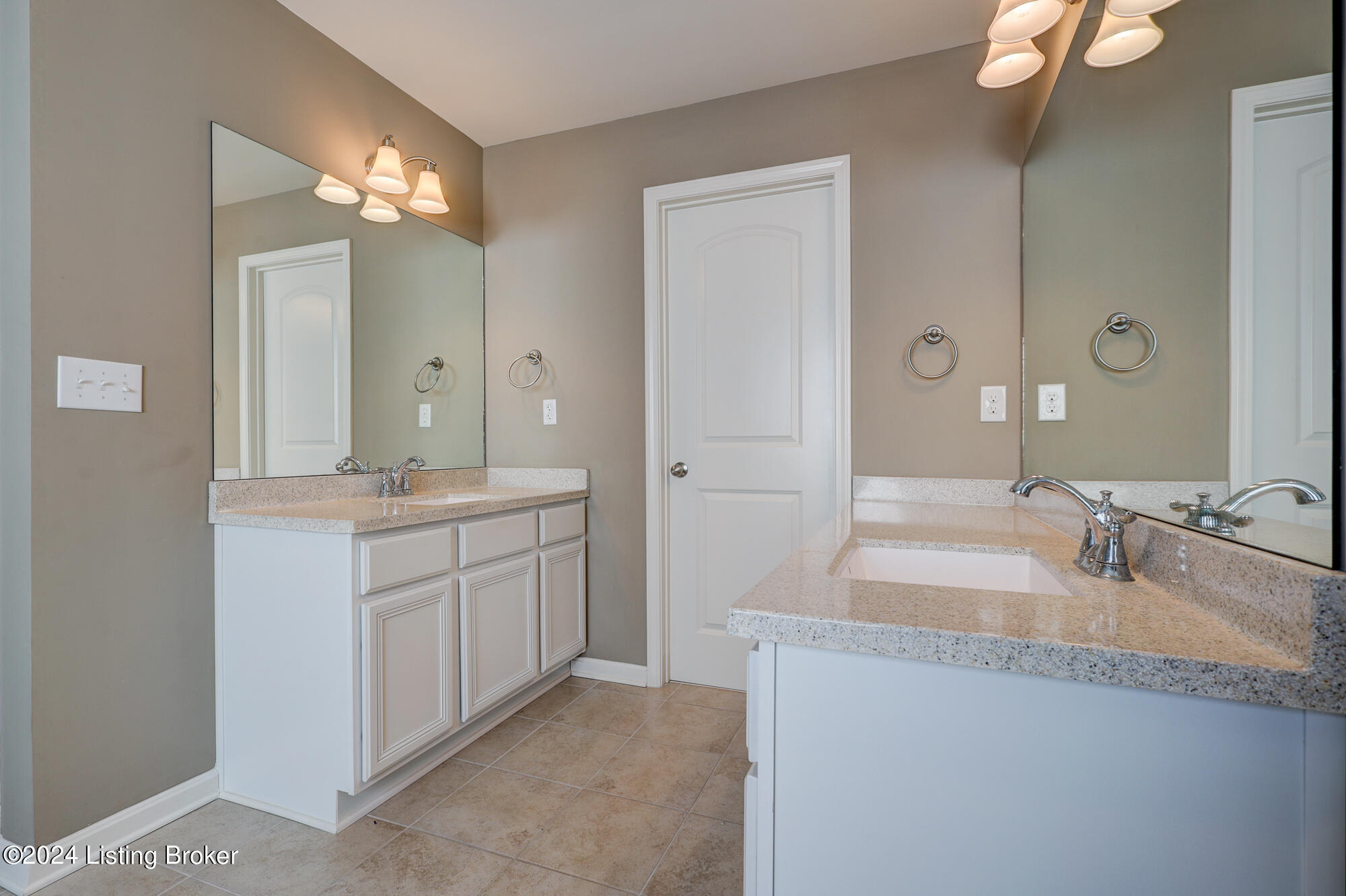 7220 Black Walnut Cir