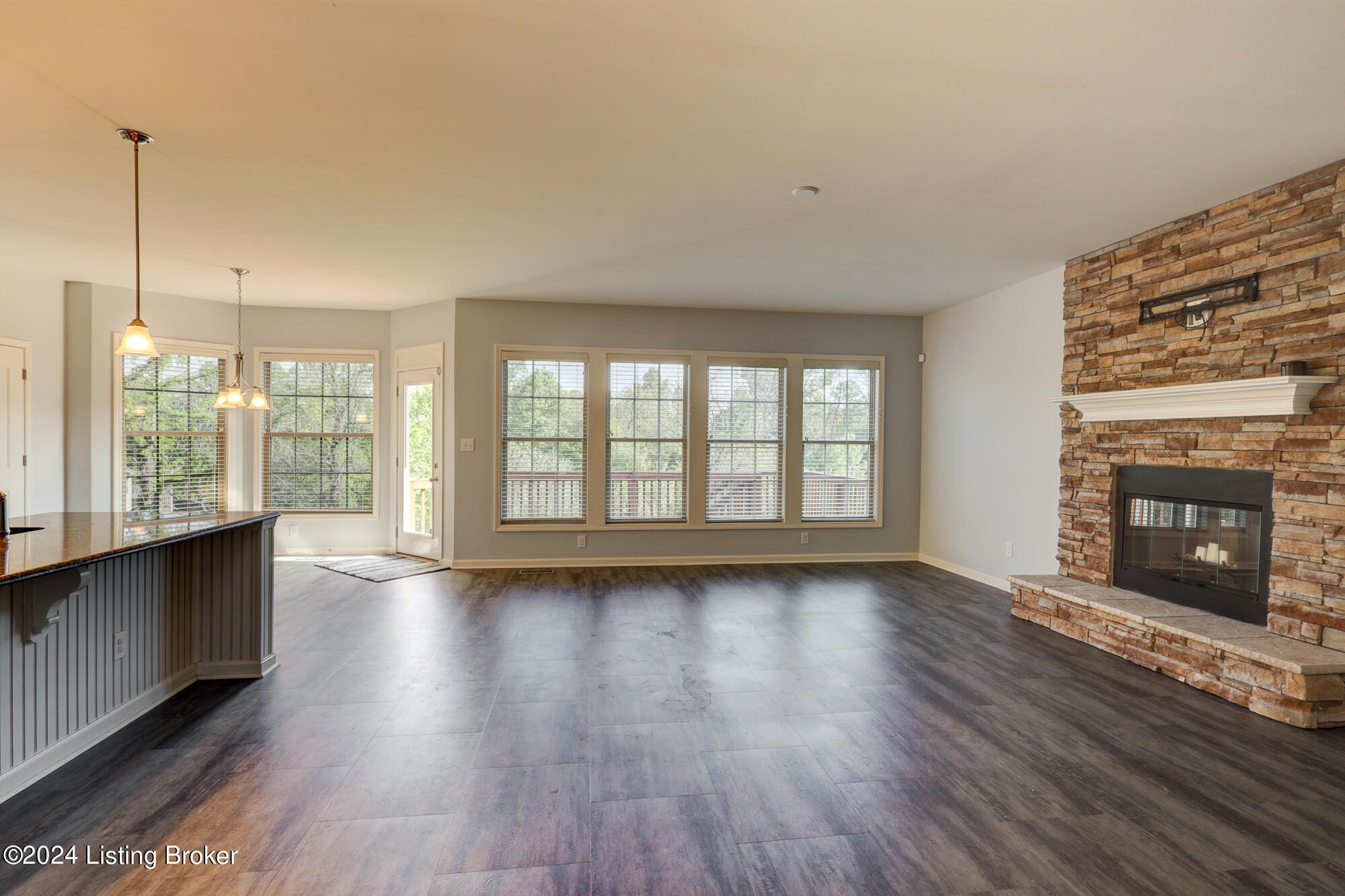 7220 Black Walnut Cir