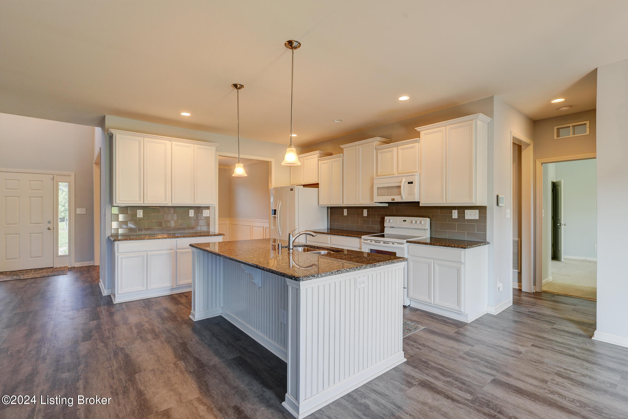 7220 Black Walnut Cir