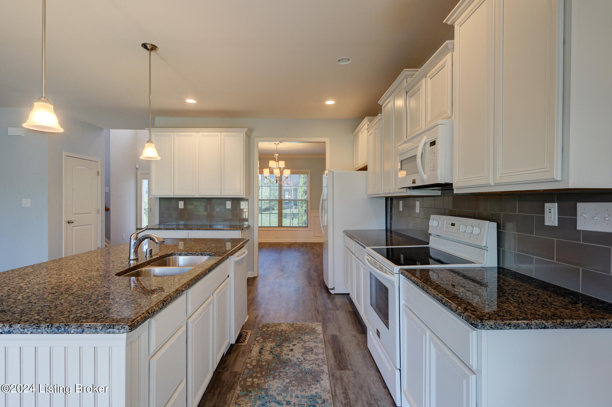 7220 Black Walnut Cir