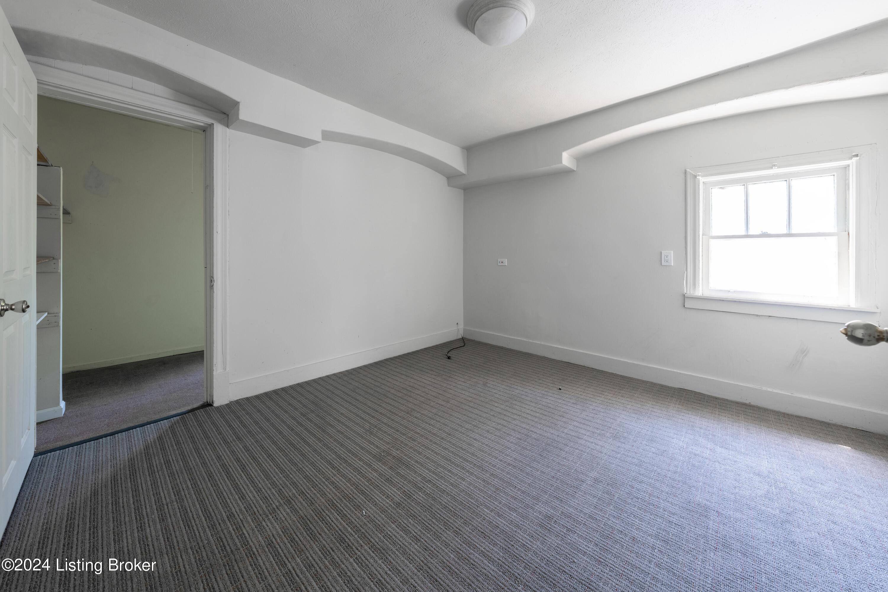 3401 Powell Ave