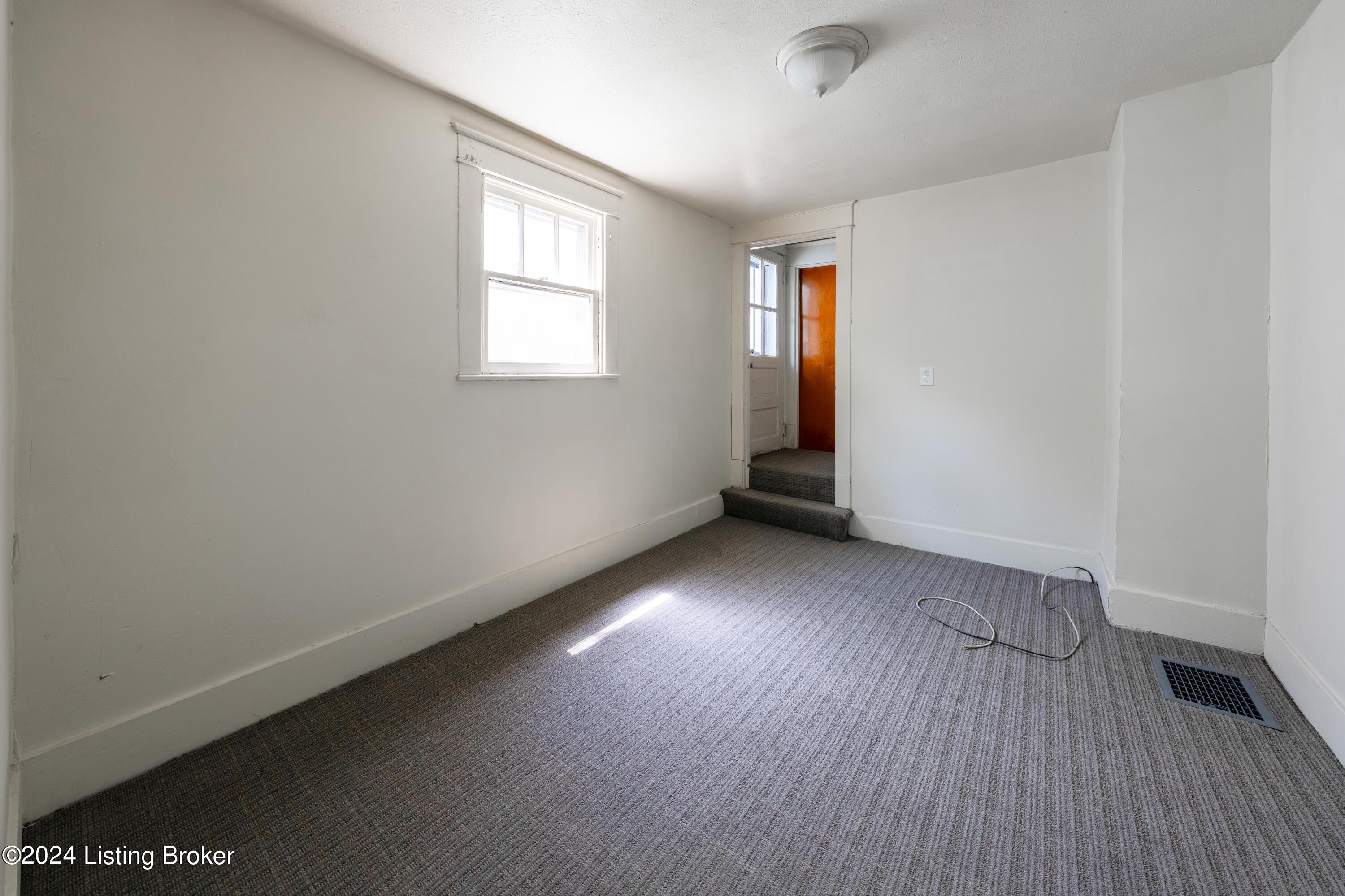 3401 Powell Ave