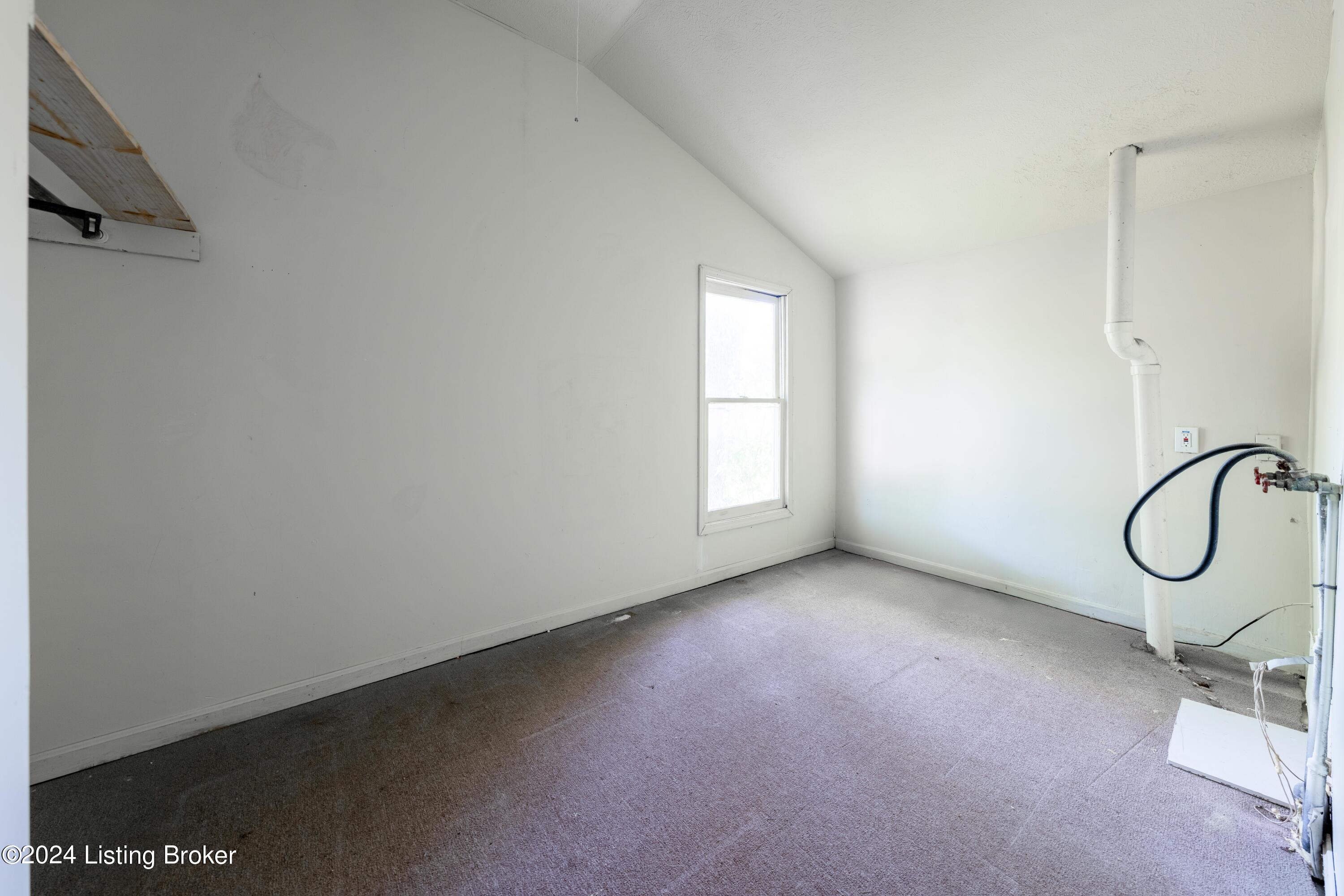 3401 Powell Ave