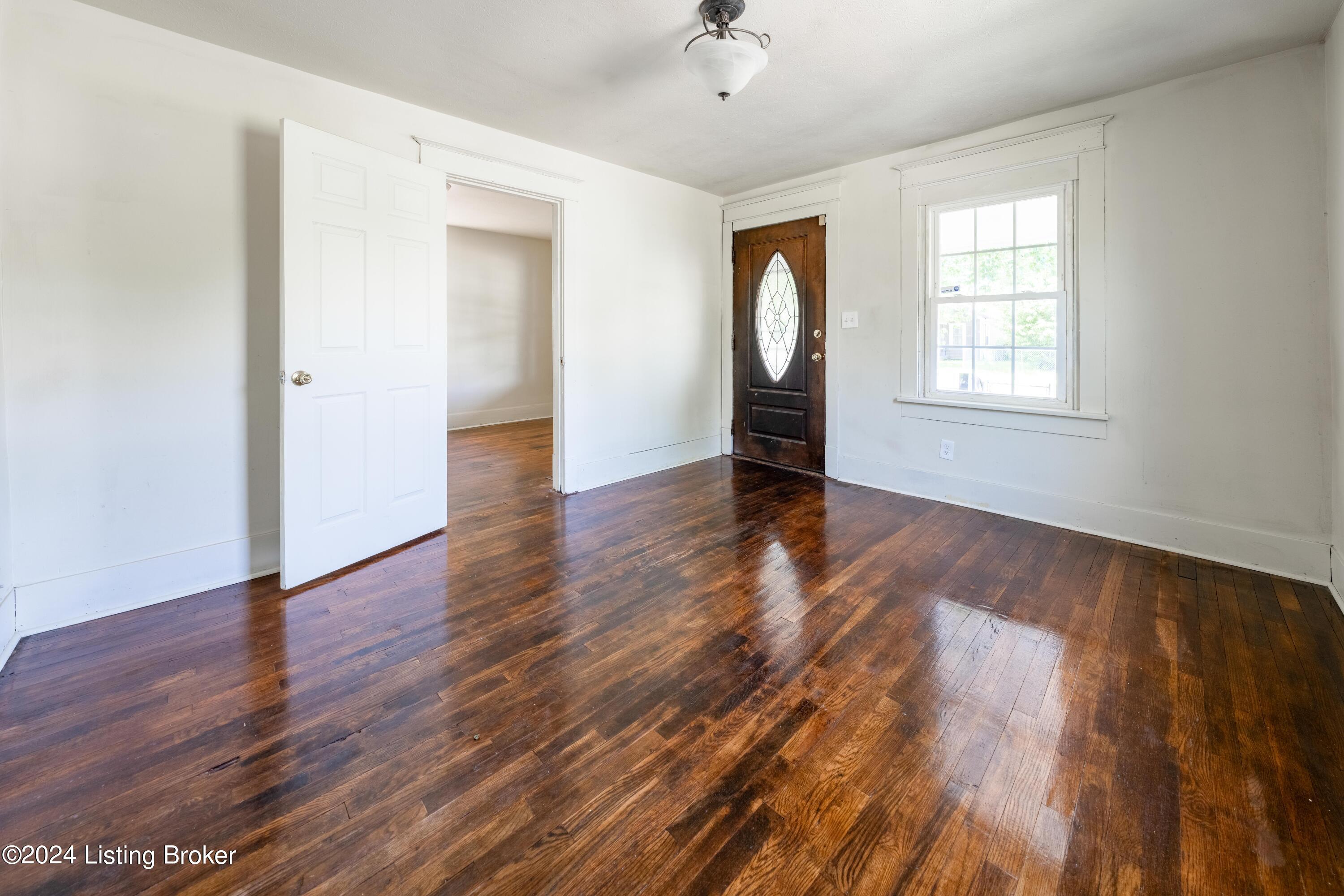 3401 Powell Ave