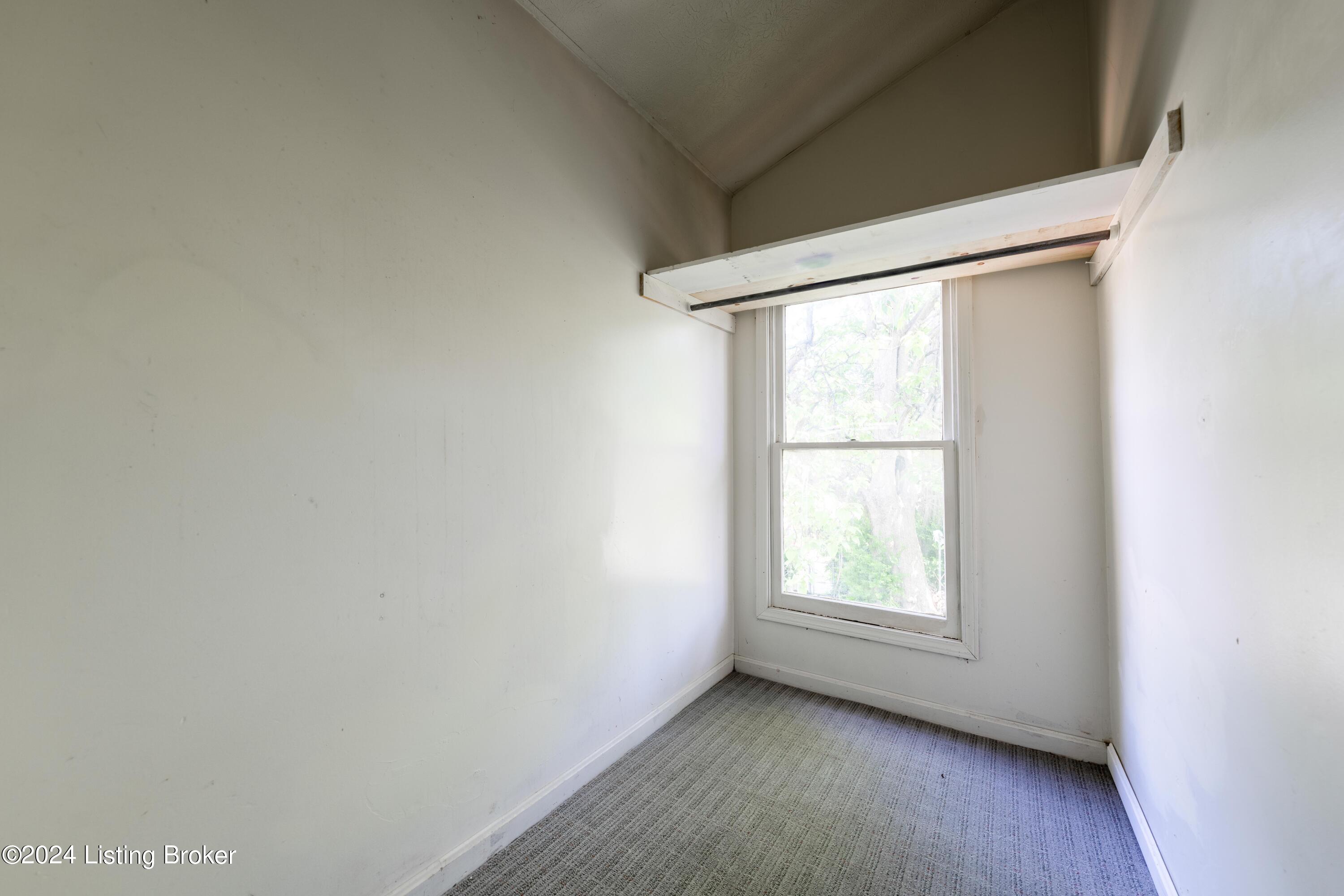 3401 Powell Ave
