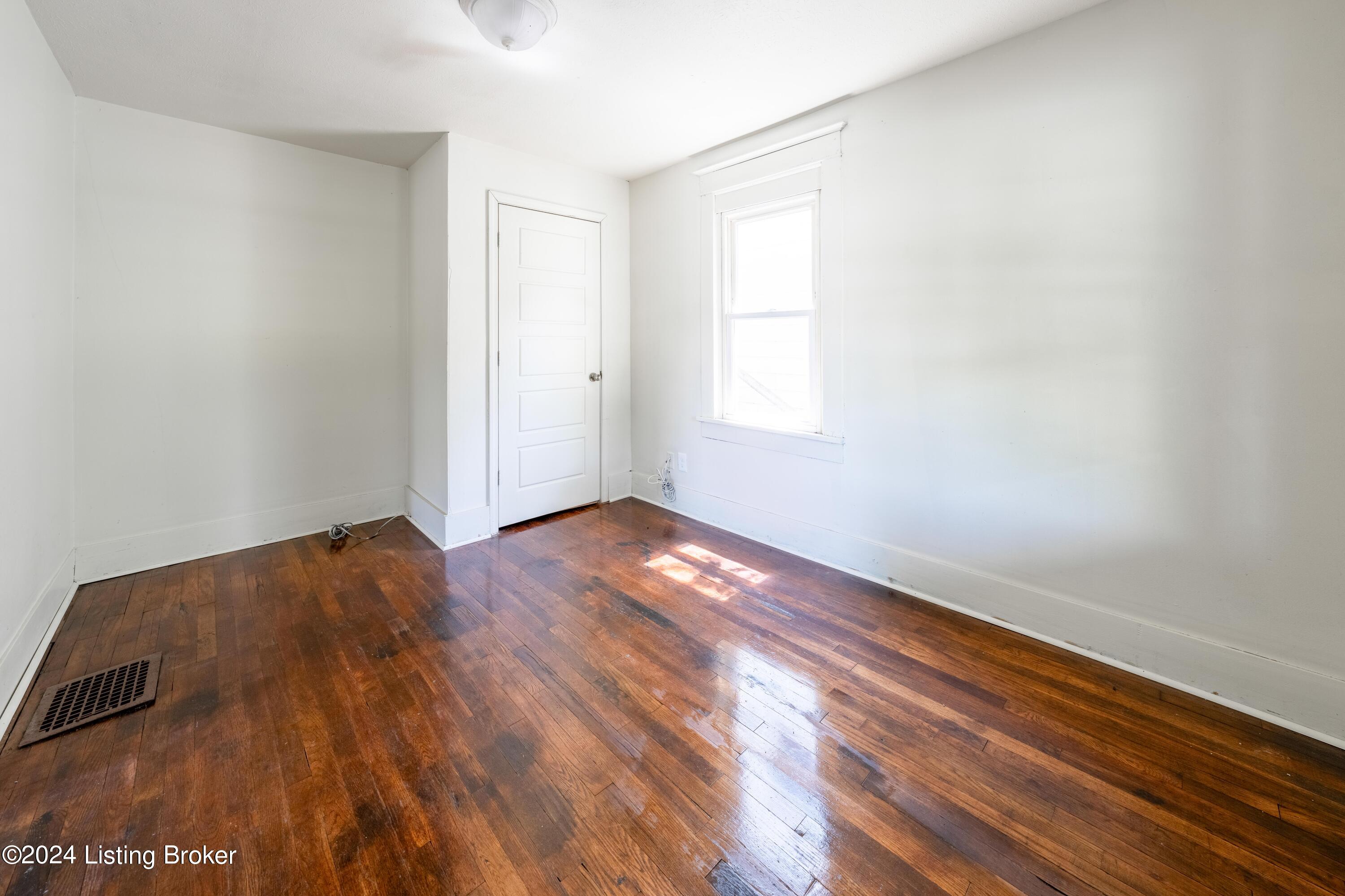 3401 Powell Ave