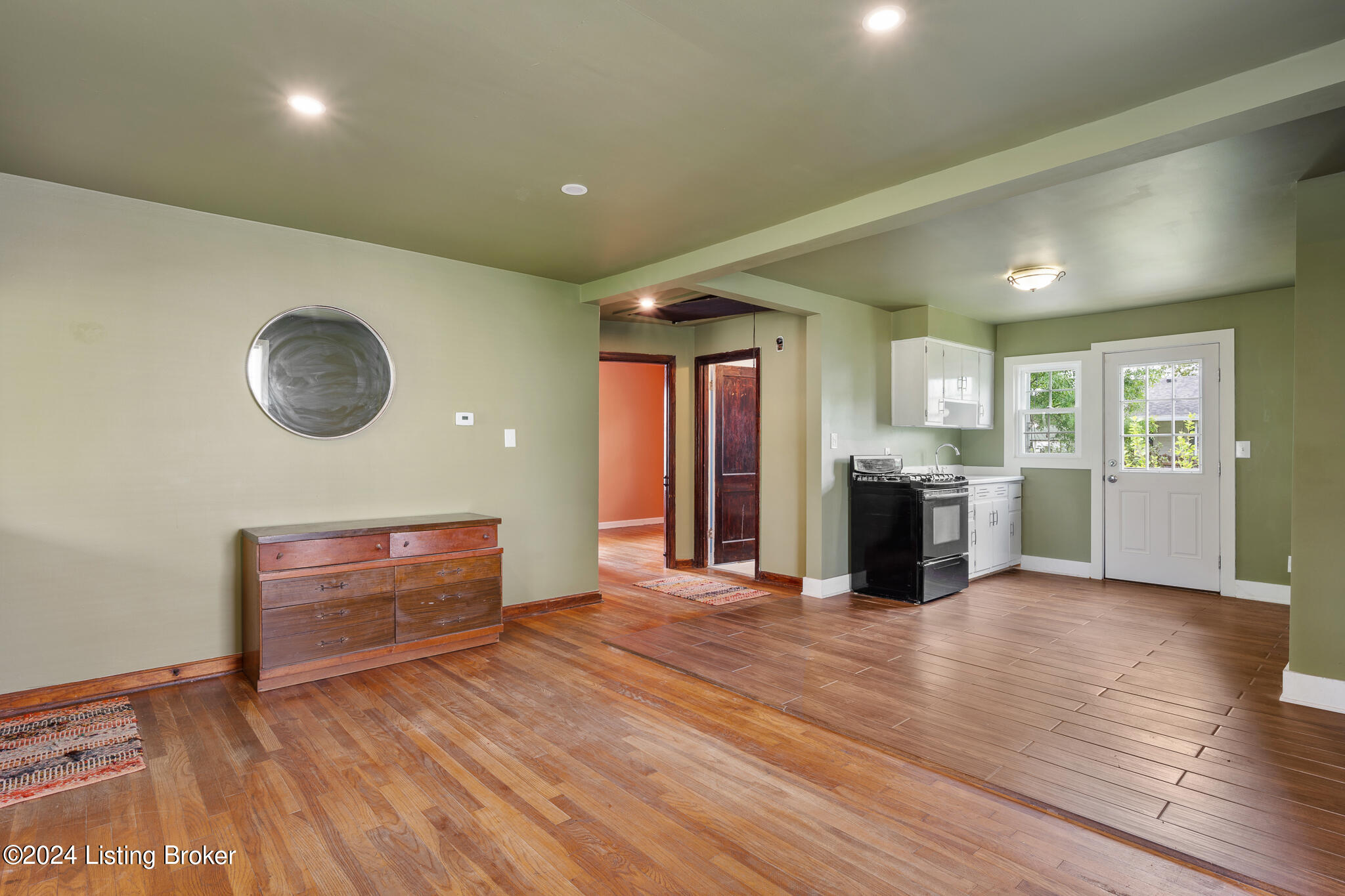 1023 Seelbach Ave