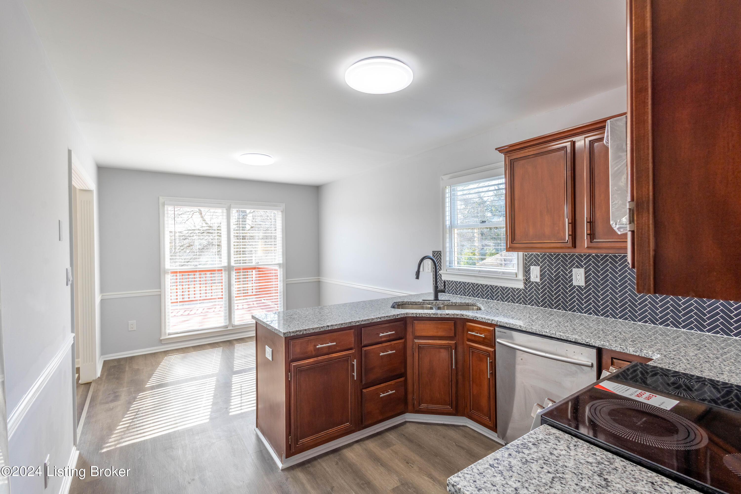 8306 Sunny Ridge Ct