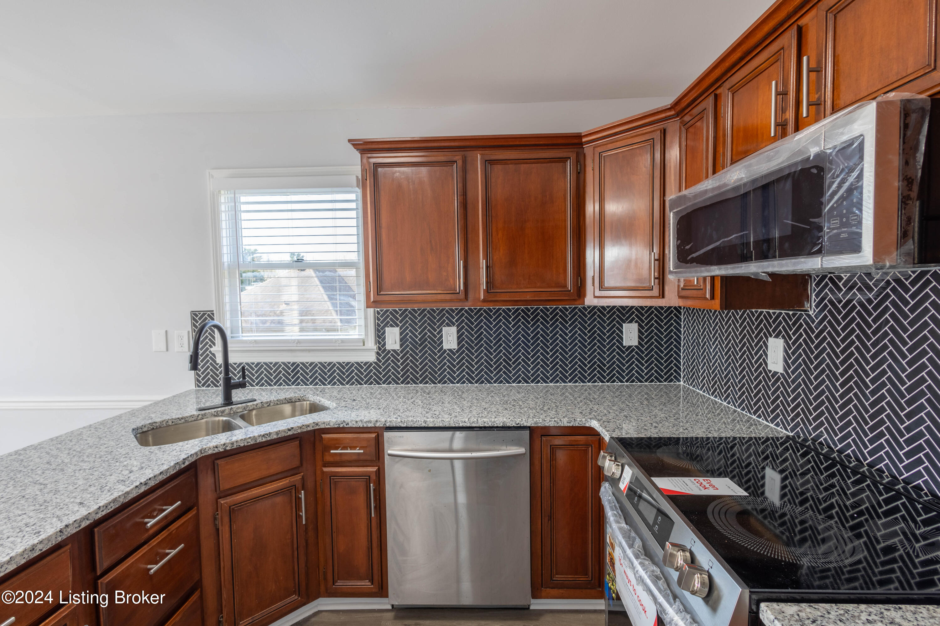8306 Sunny Ridge Ct