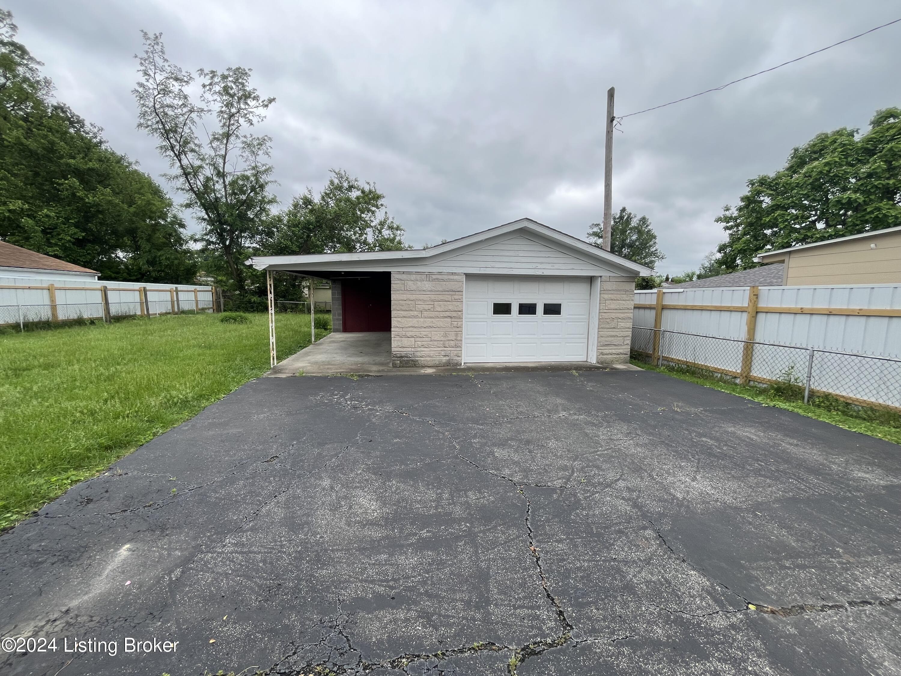 6004 Greenwood Rd