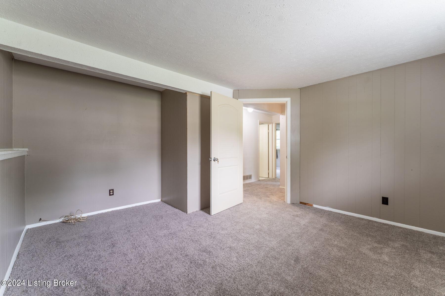 8610 Bost Ln