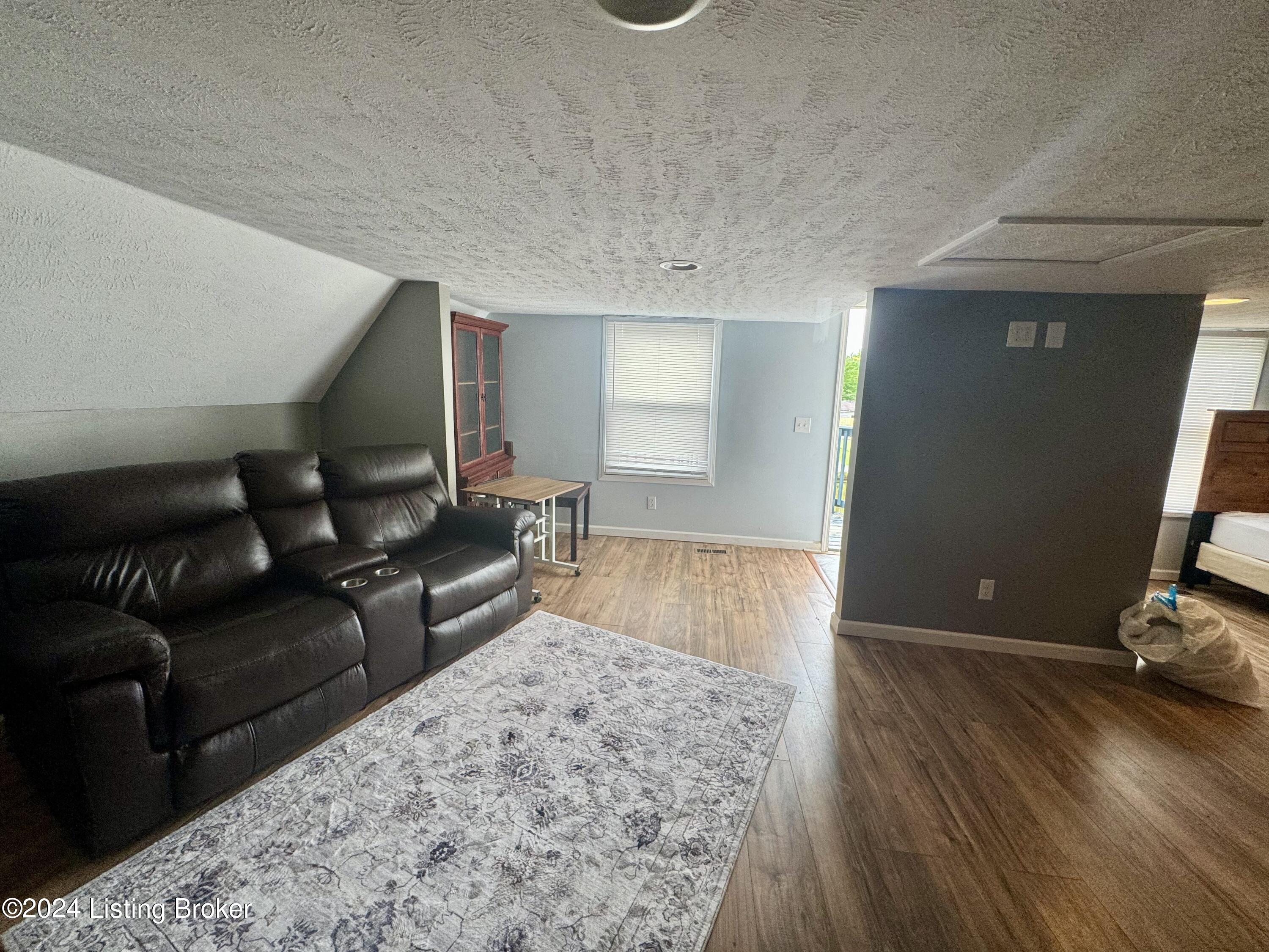 1167 Summitt Dr