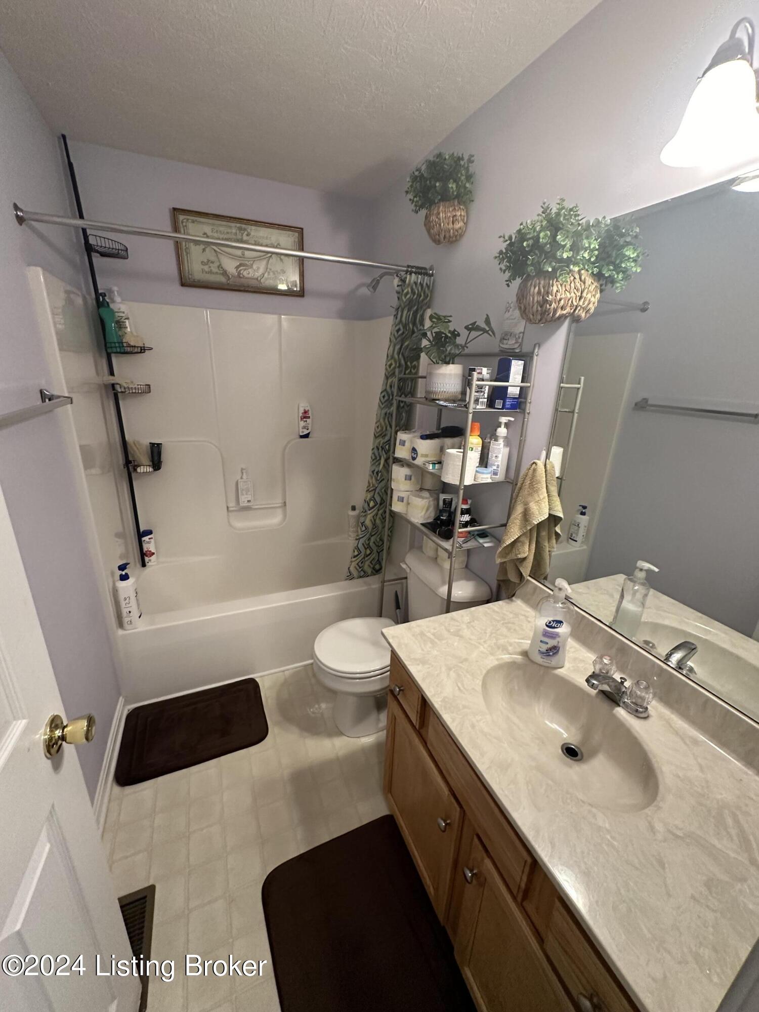 5401 HEPATICA Ct