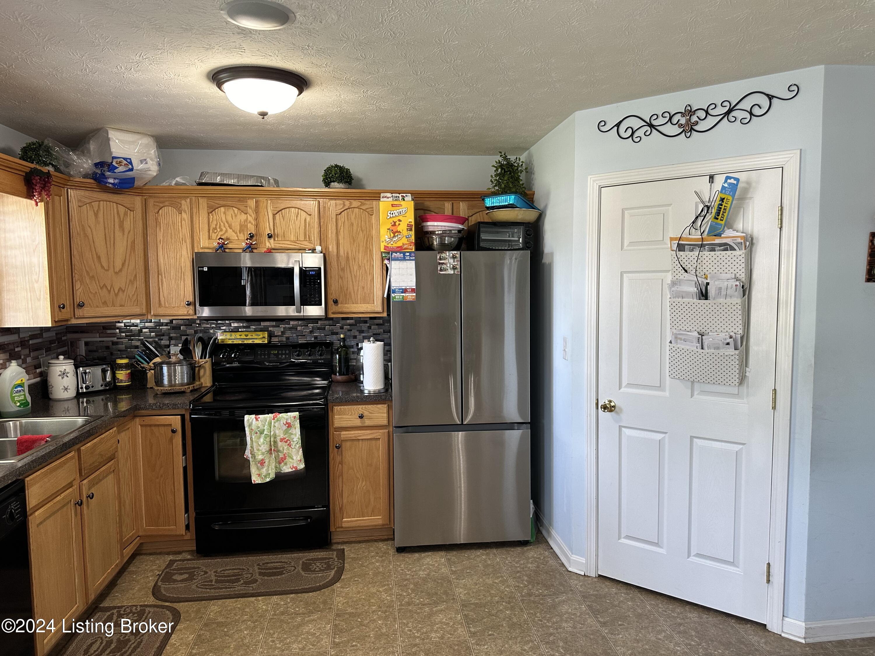 5401 HEPATICA Ct