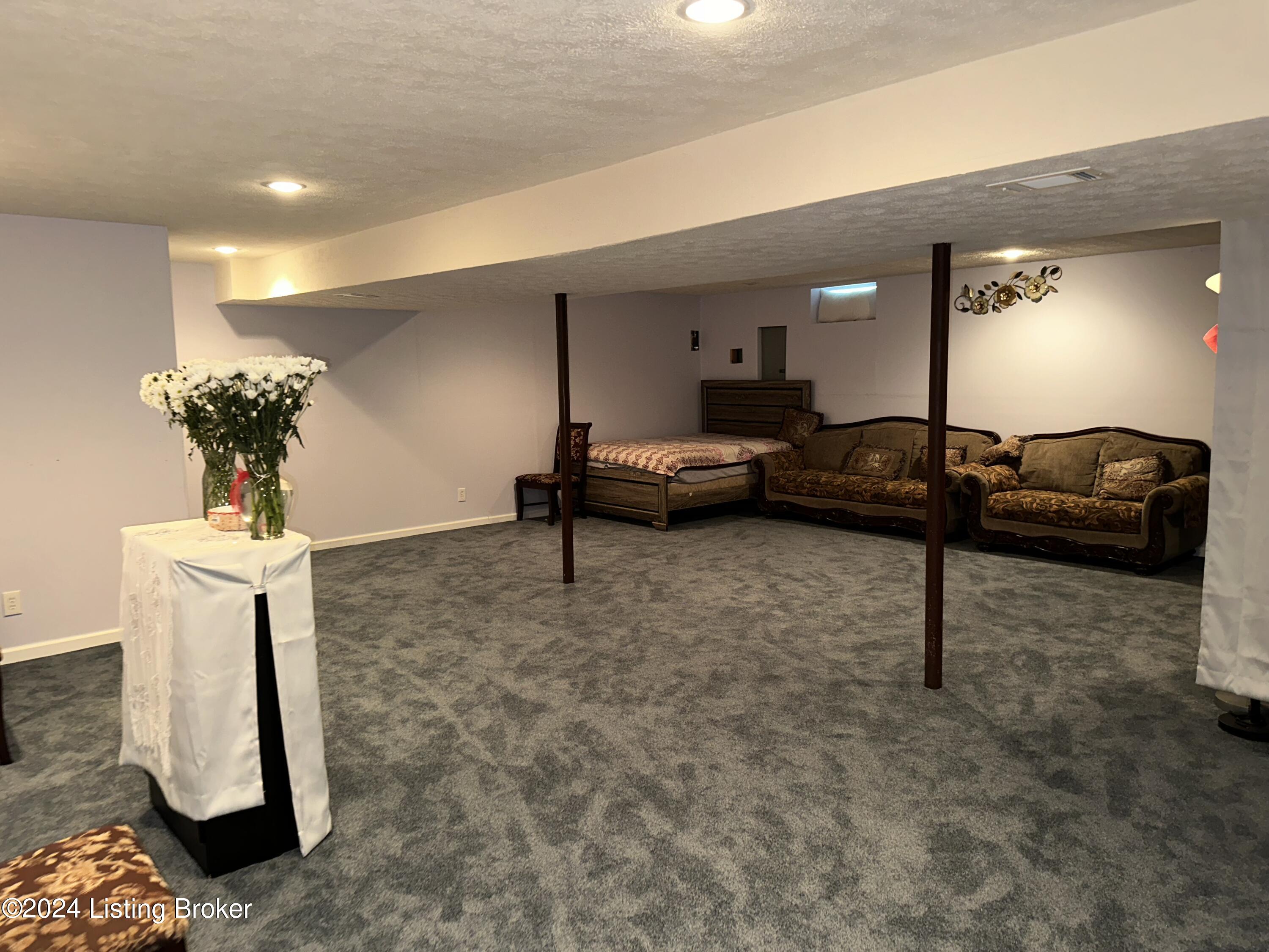 5401 HEPATICA Ct