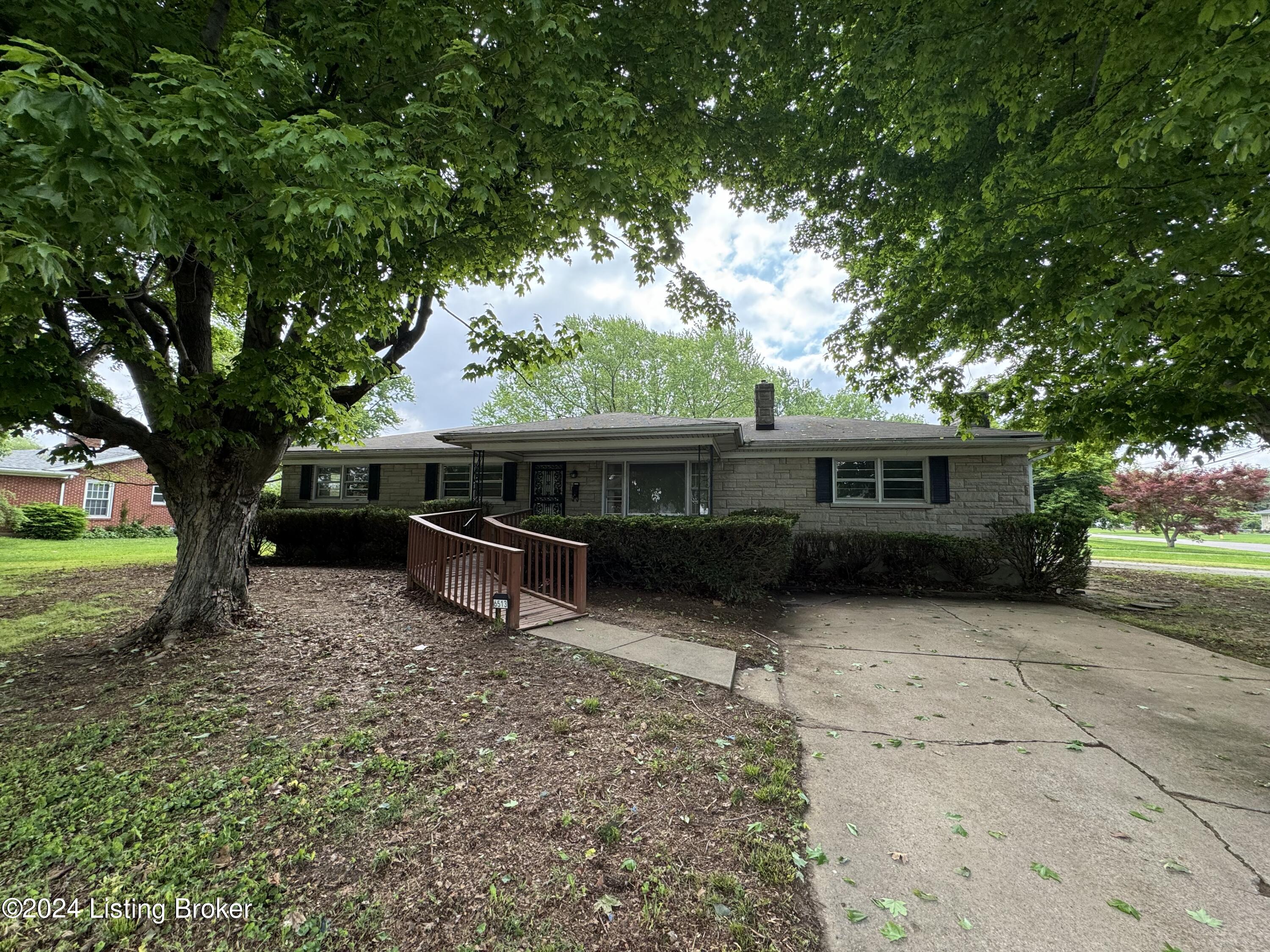 6513 Gabriel Dr