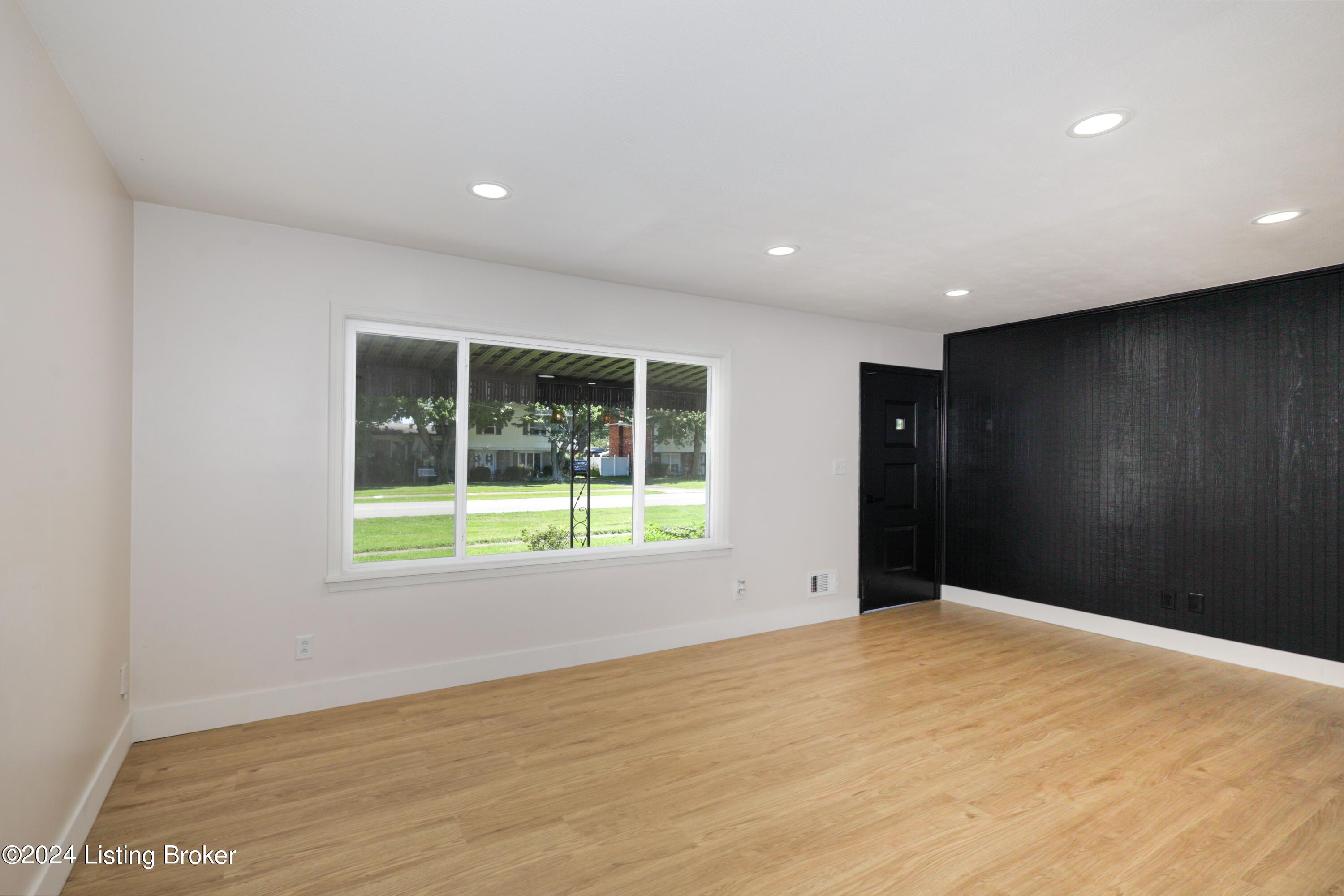 6110 W Pages Ln