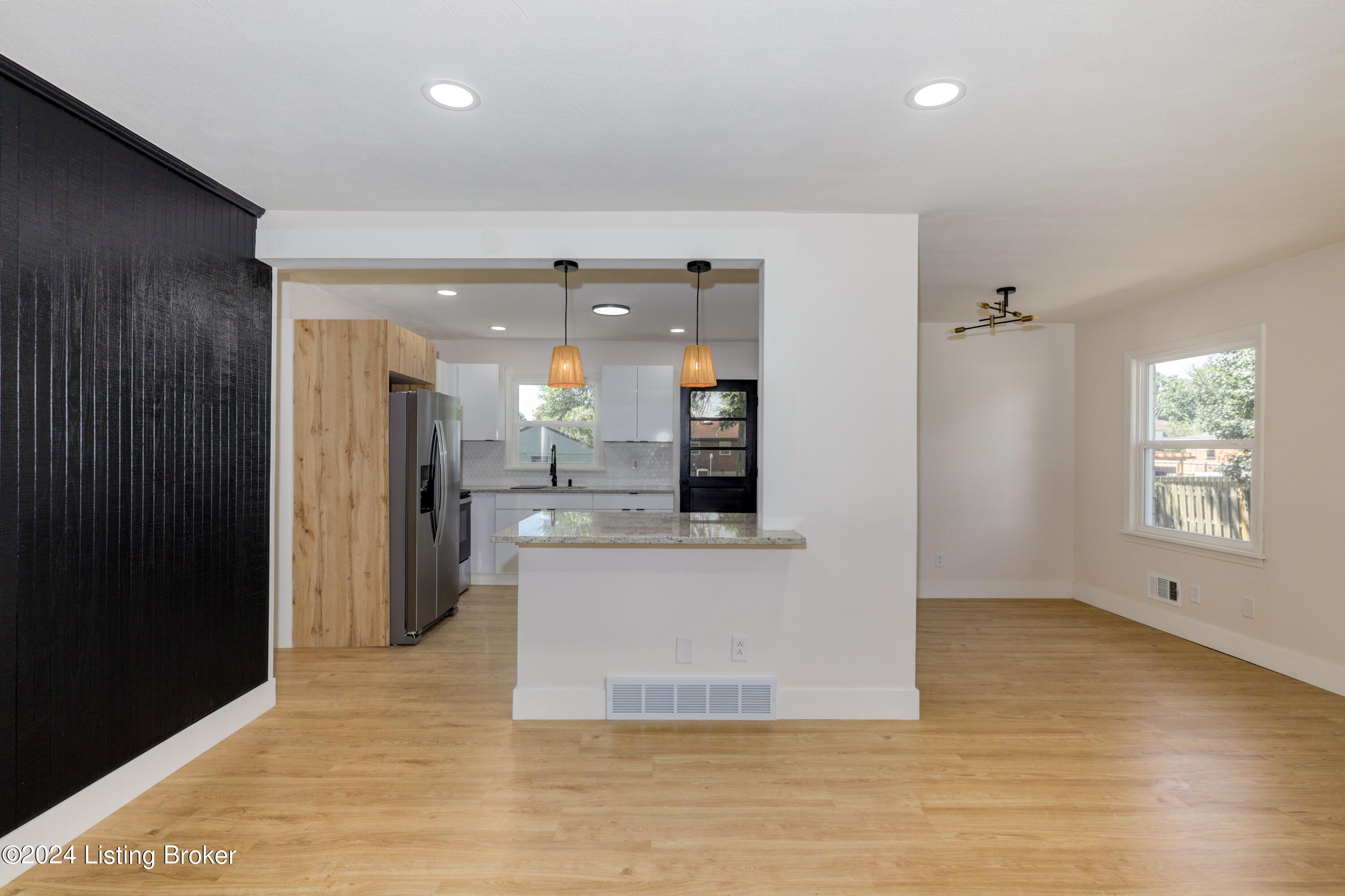 6110 W Pages Ln