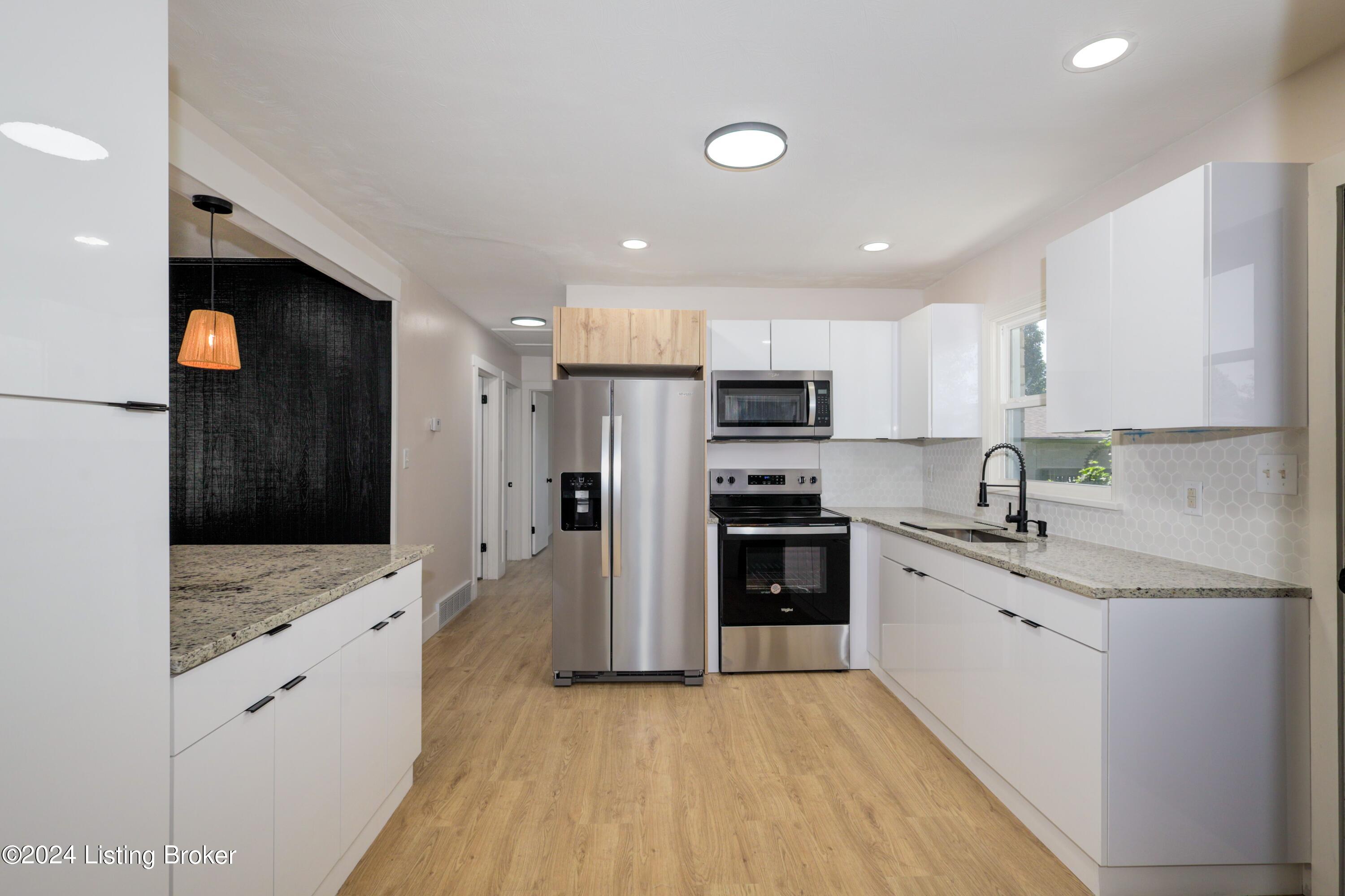 6110 W Pages Ln