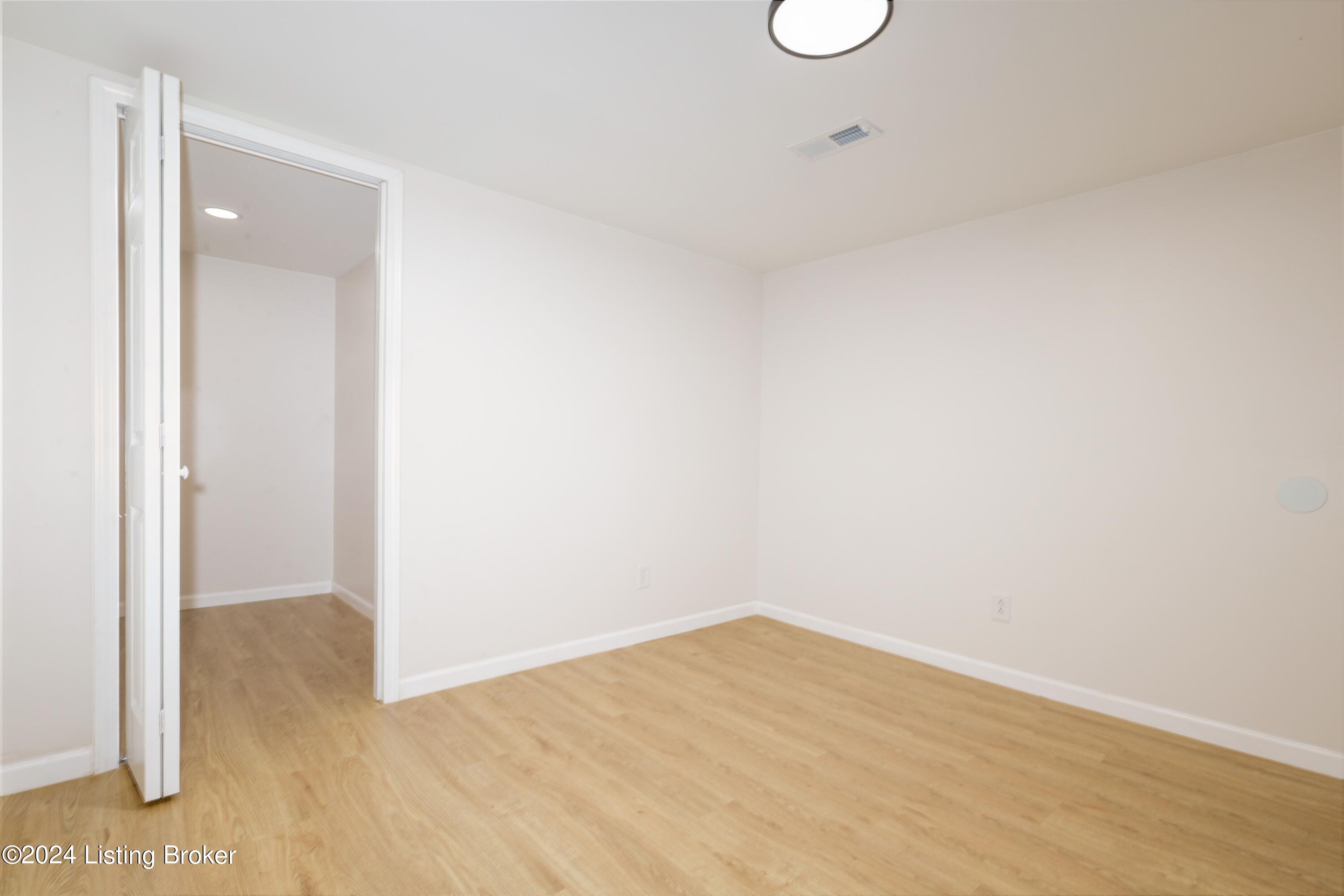 6110 W Pages Ln
