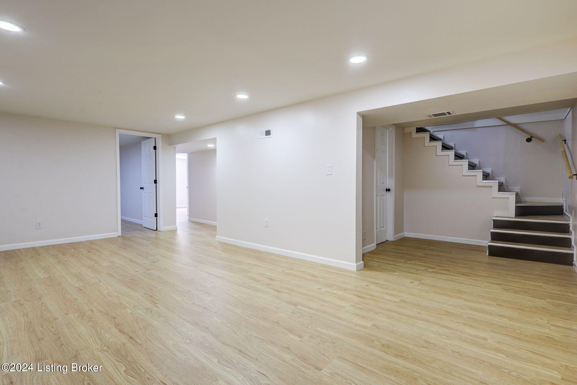 6110 W Pages Ln