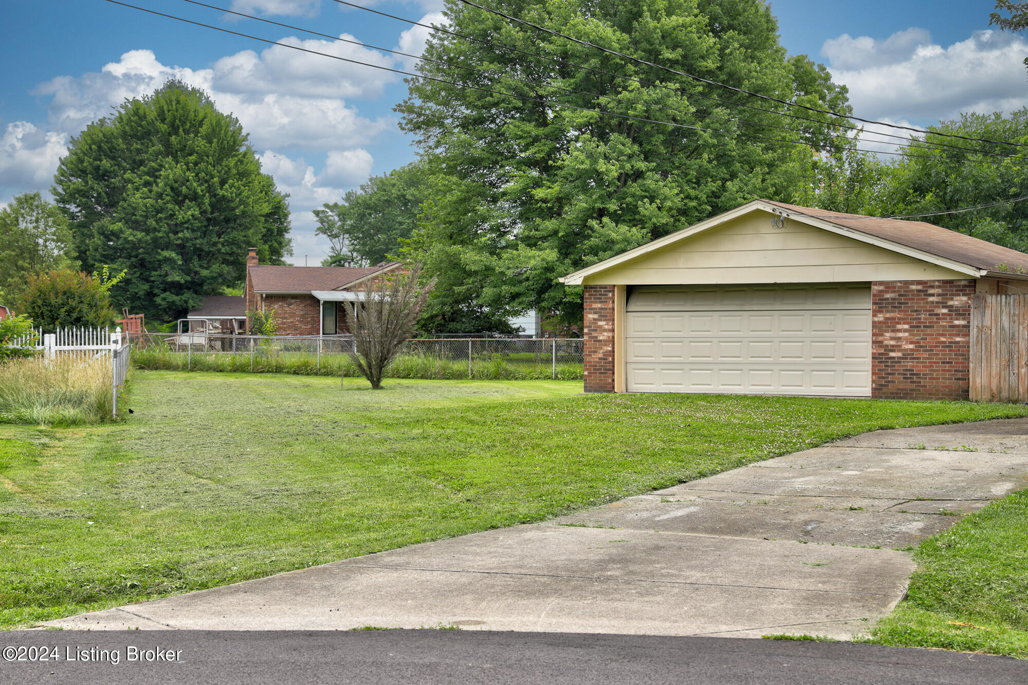 4504 Forest Ridge Ct