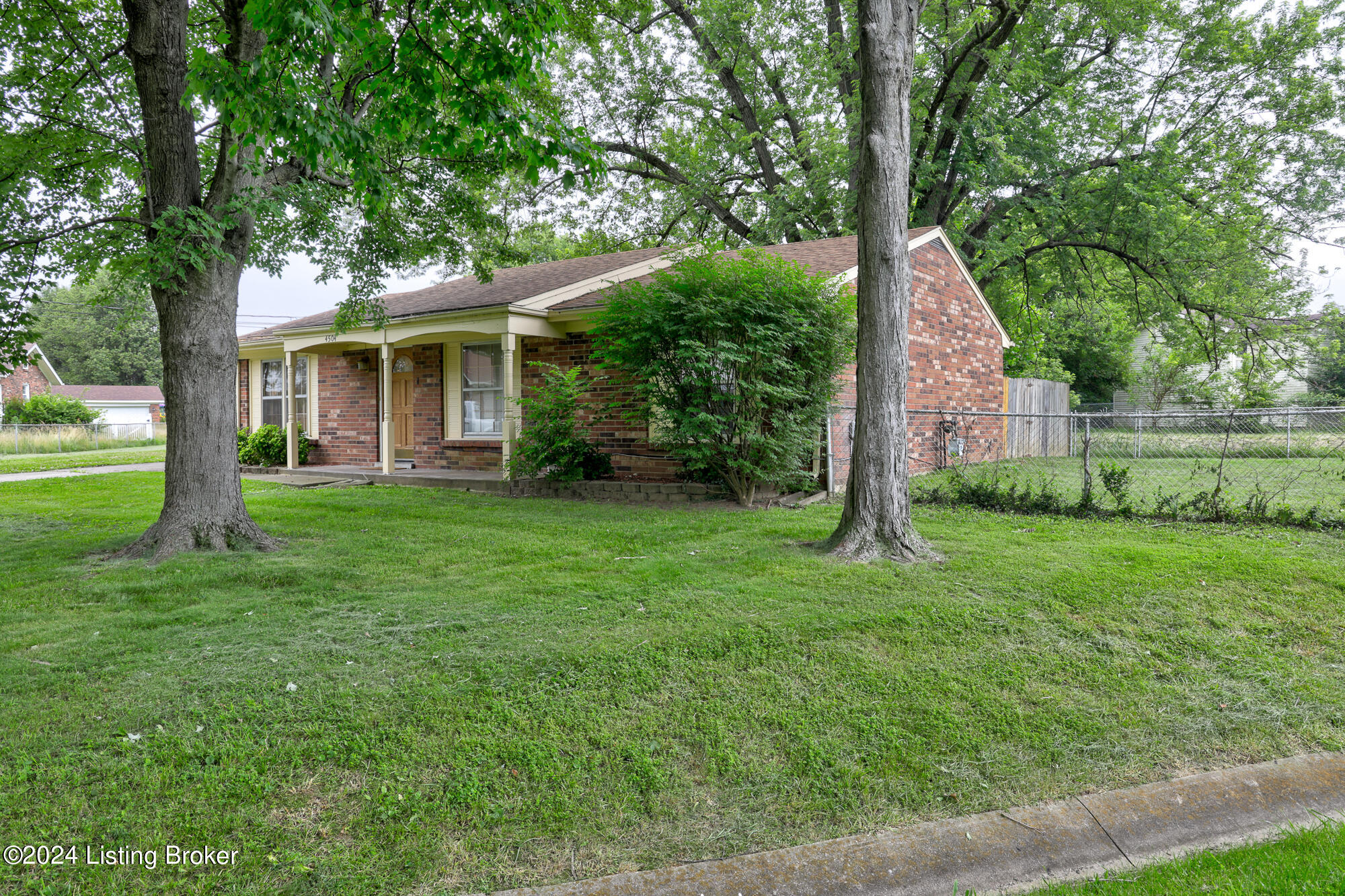 4504 Forest Ridge Ct