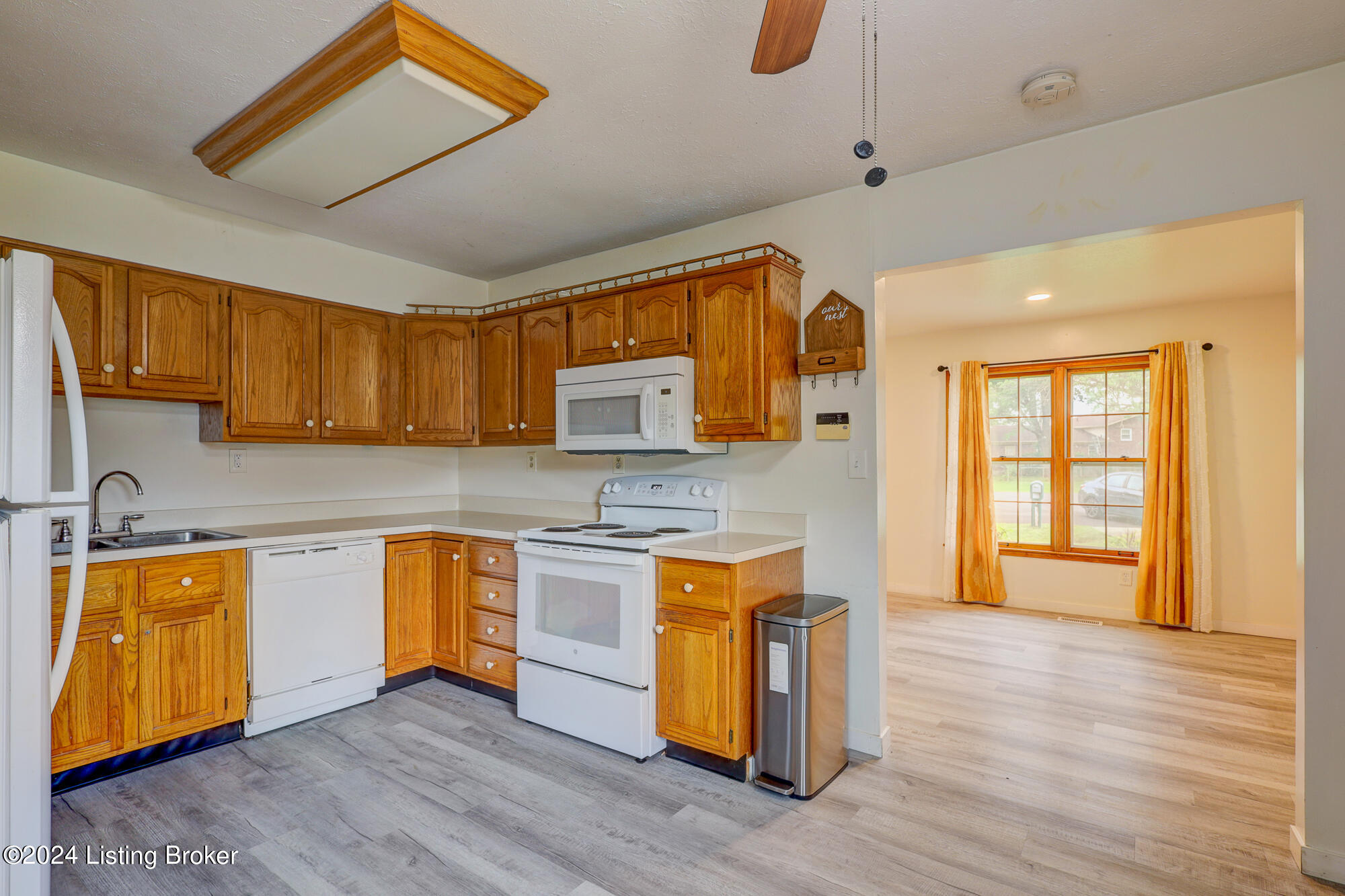 4504 Forest Ridge Ct