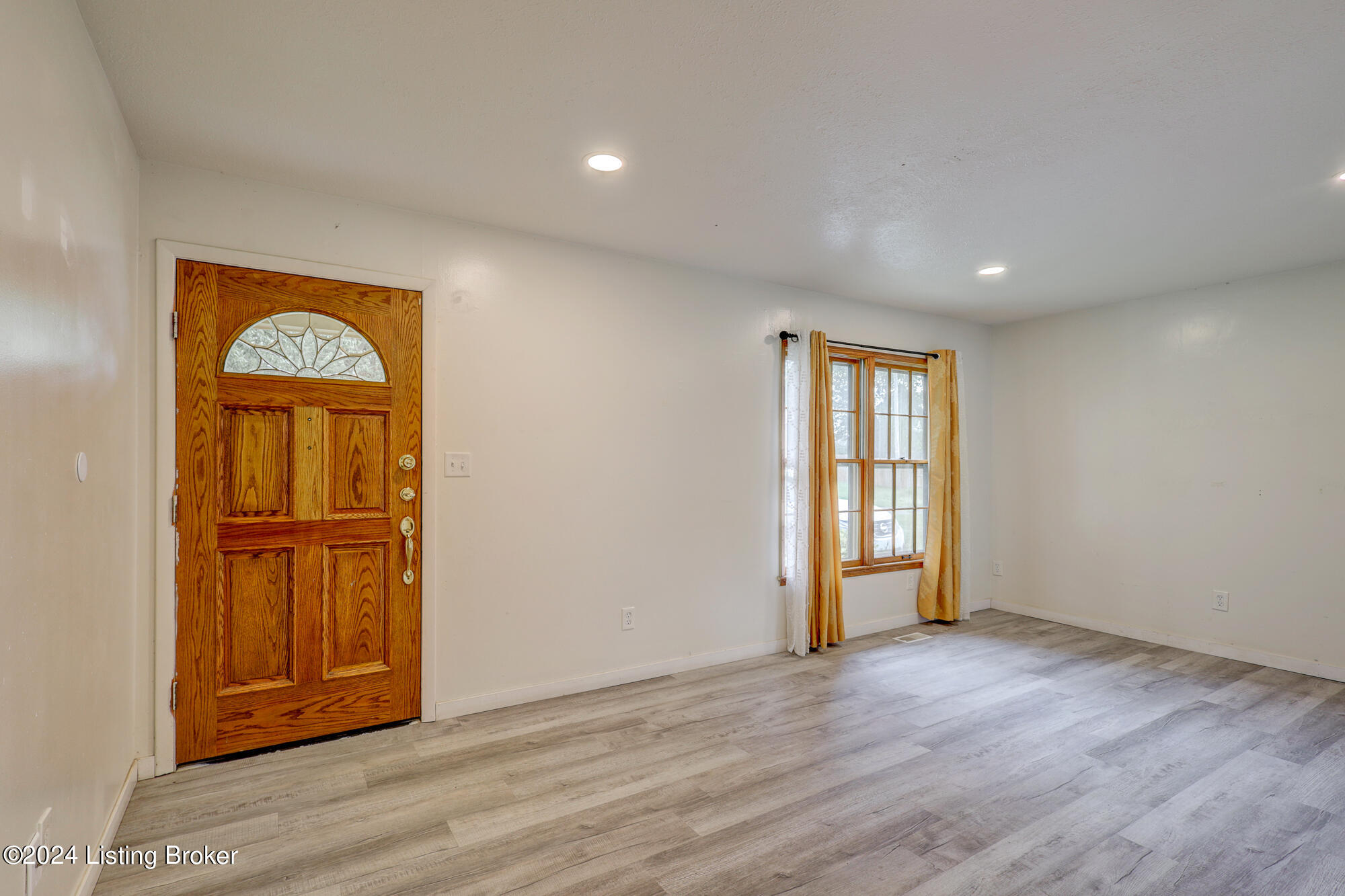 4504 Forest Ridge Ct