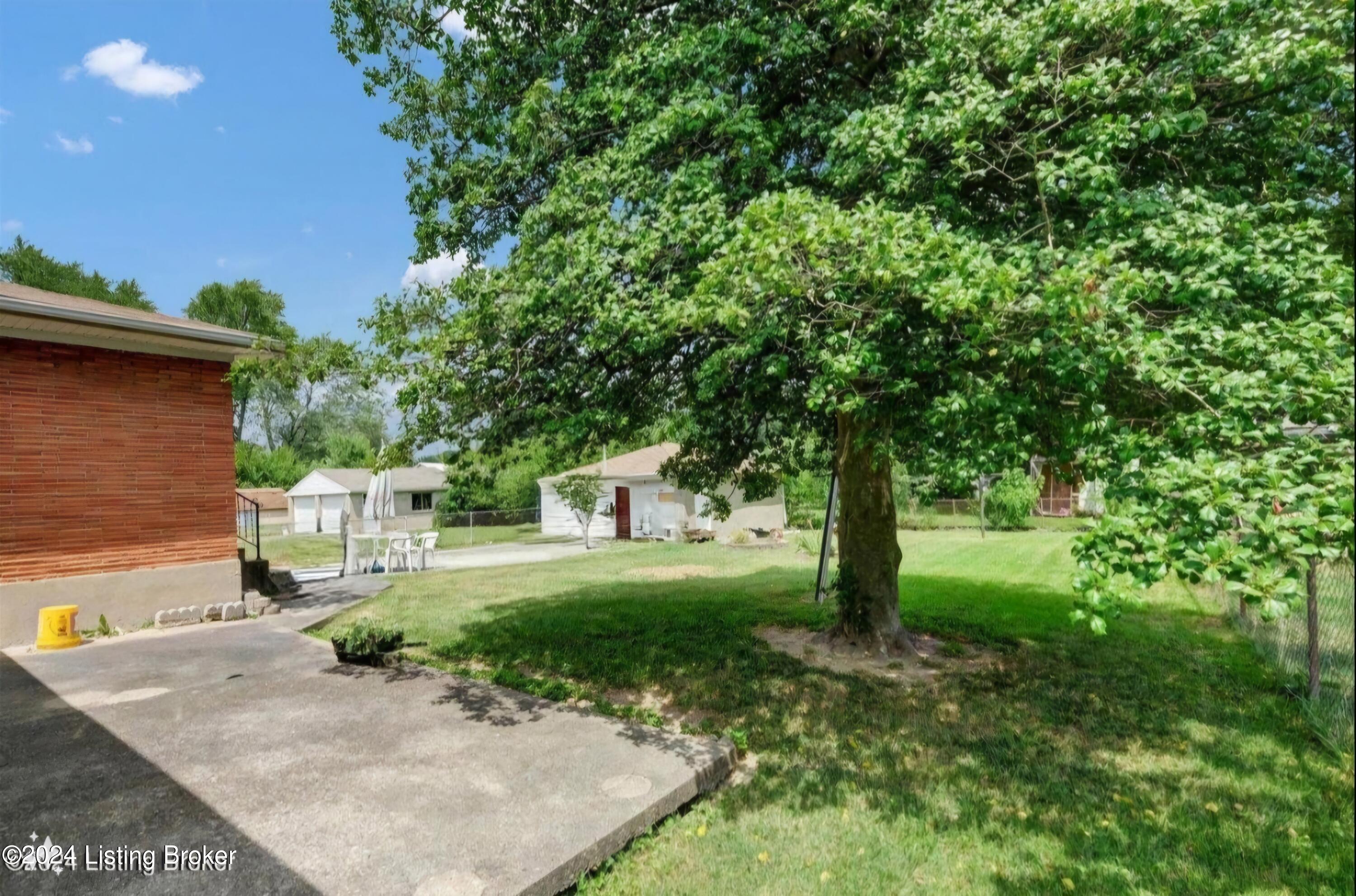 8015 Daffodil Dr