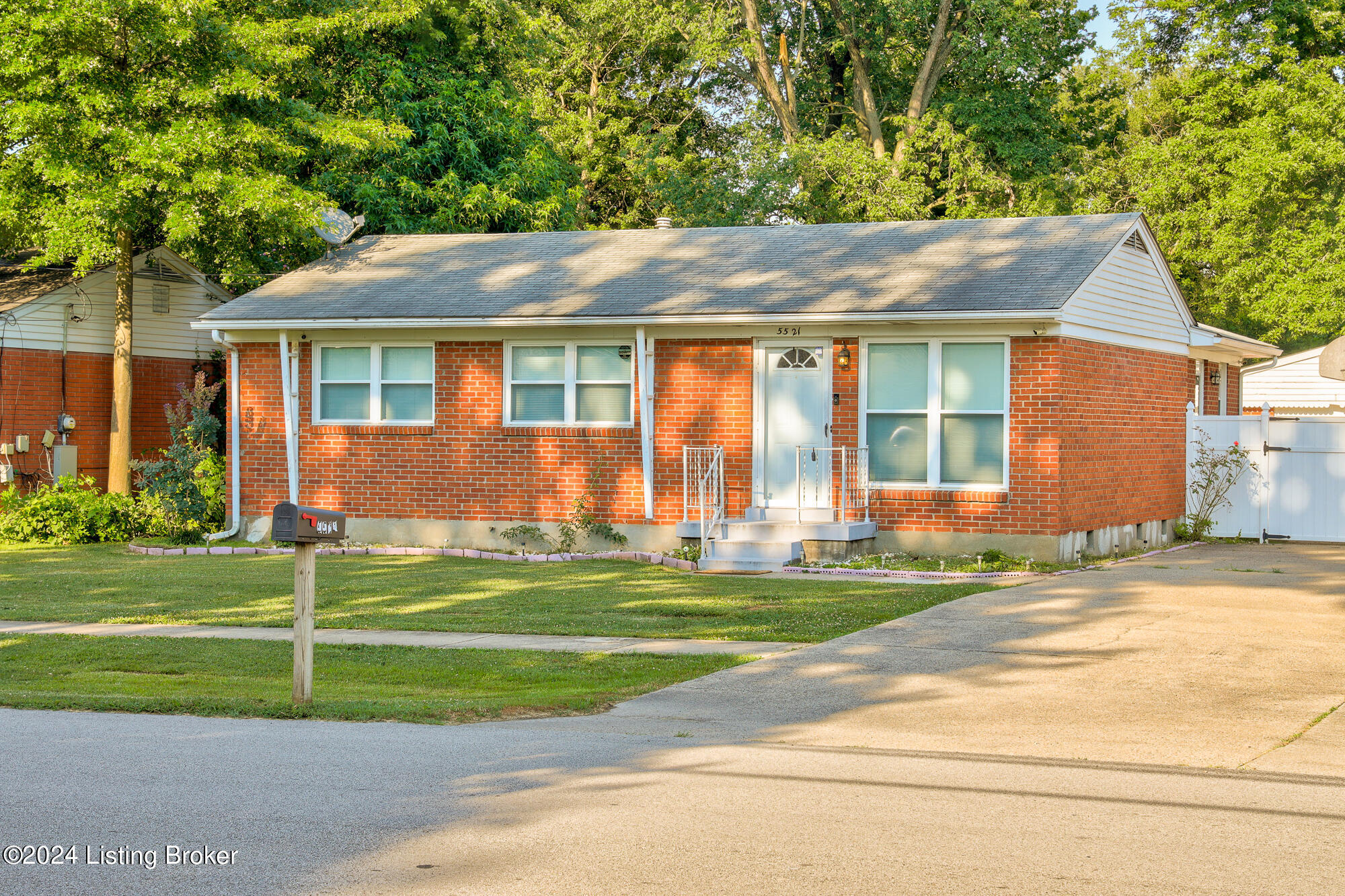 5521 Minyard Dr