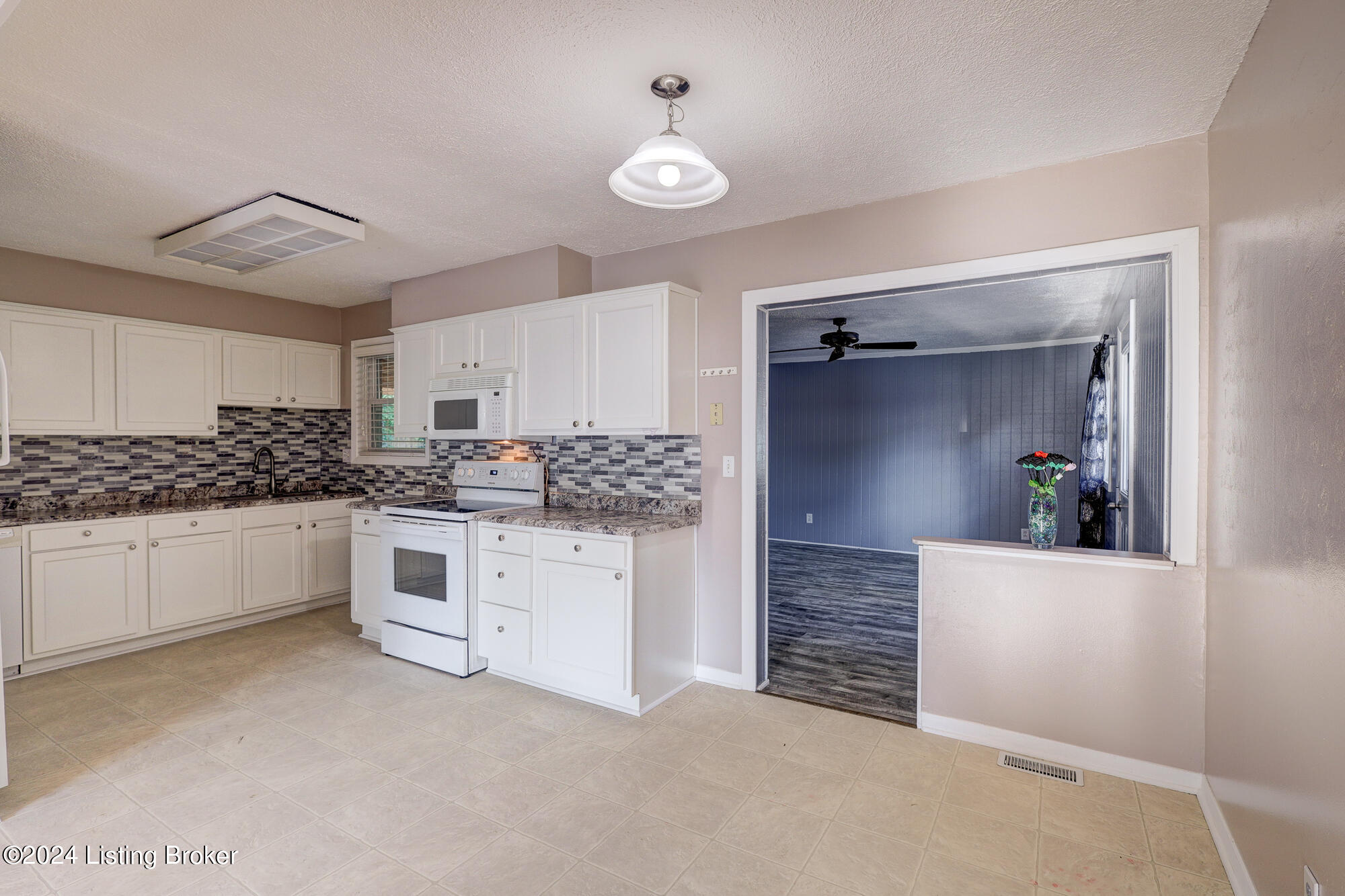 5521 Minyard Dr