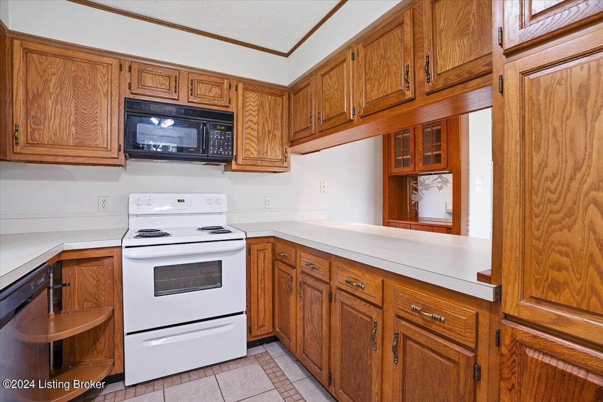 7607 Newton Ct