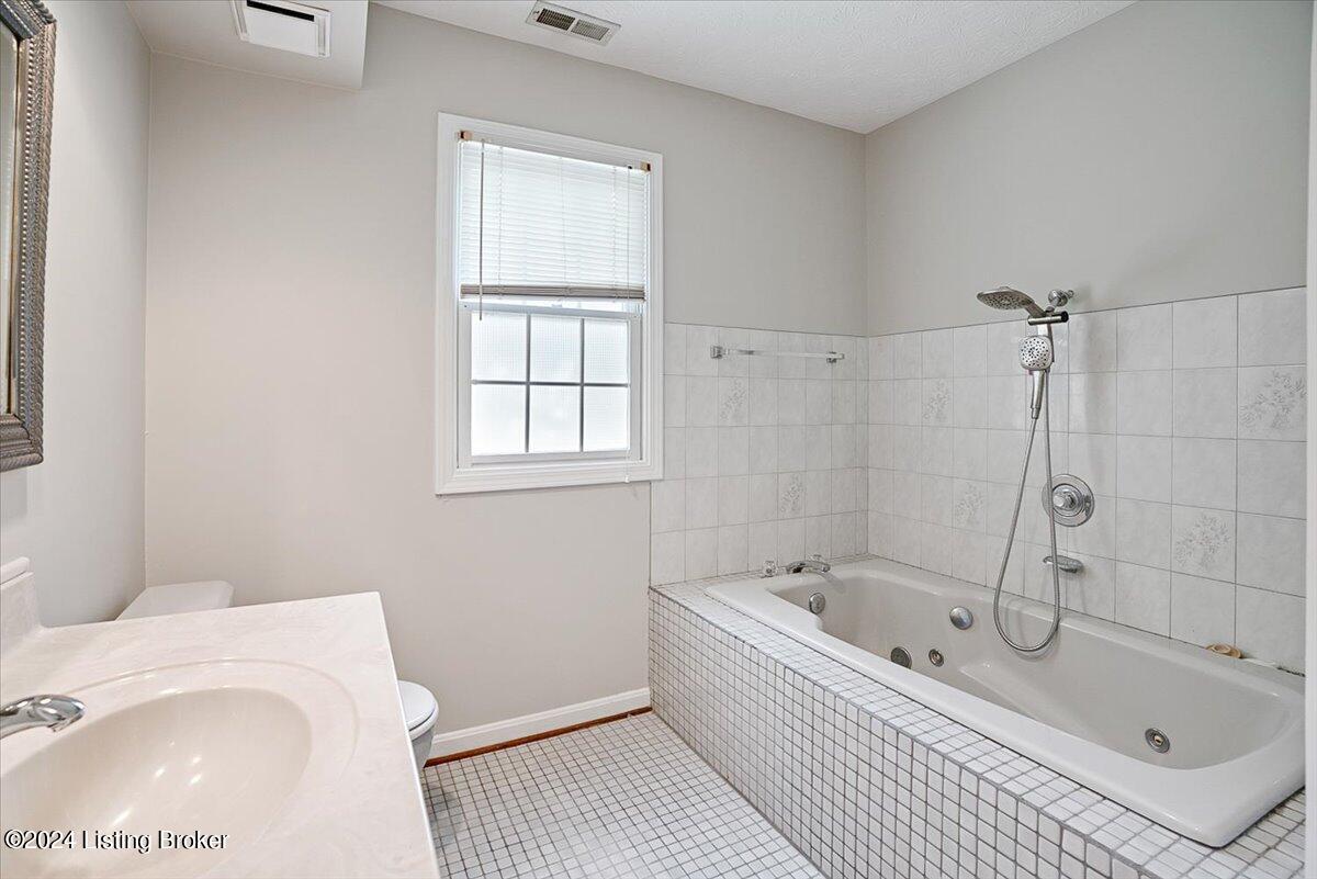 7607 Newton Ct