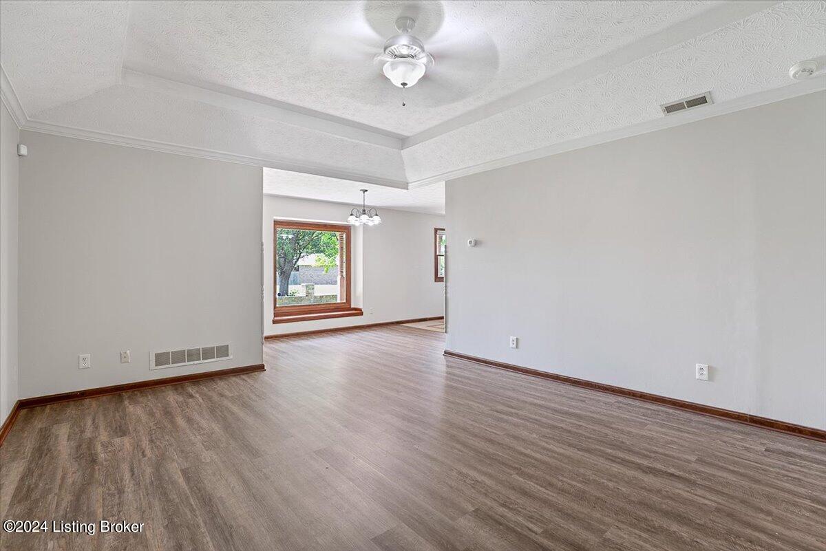 7607 Newton Ct