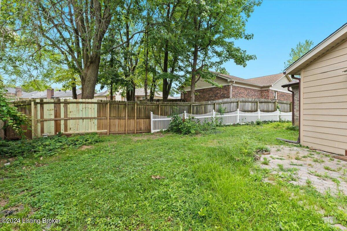 7607 Newton Ct