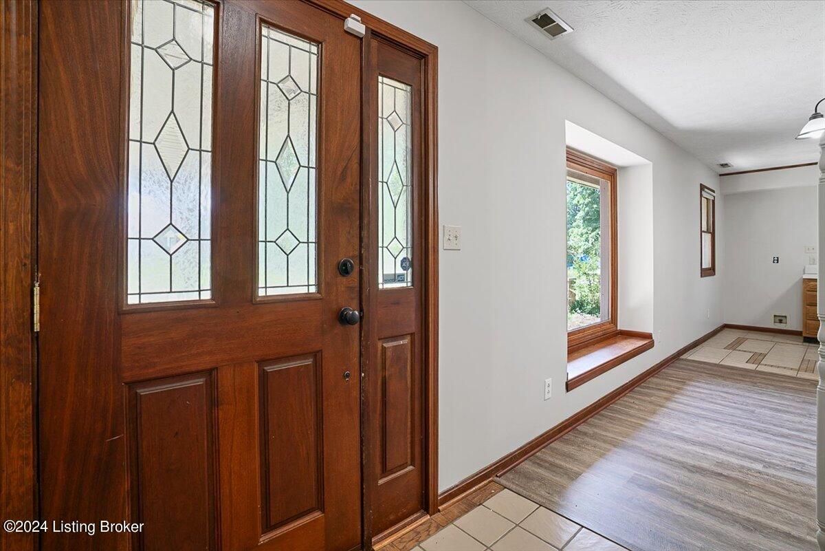 7607 Newton Ct