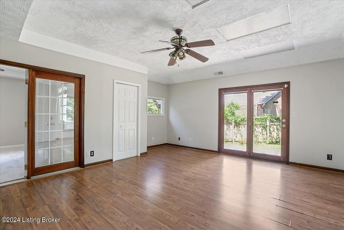 7607 Newton Ct