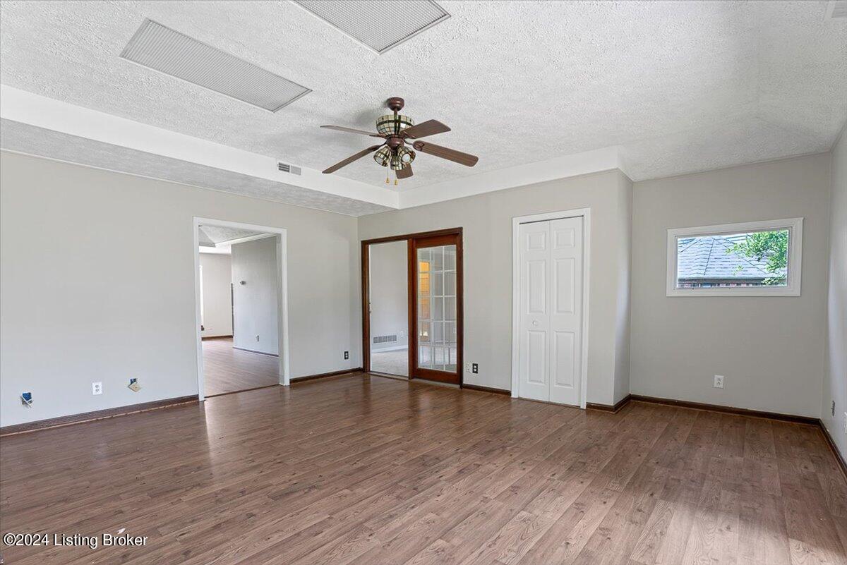 7607 Newton Ct