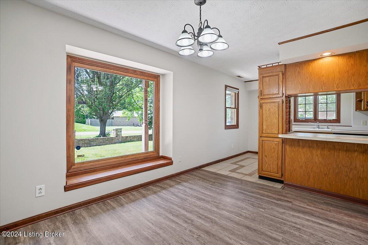 7607 Newton Ct