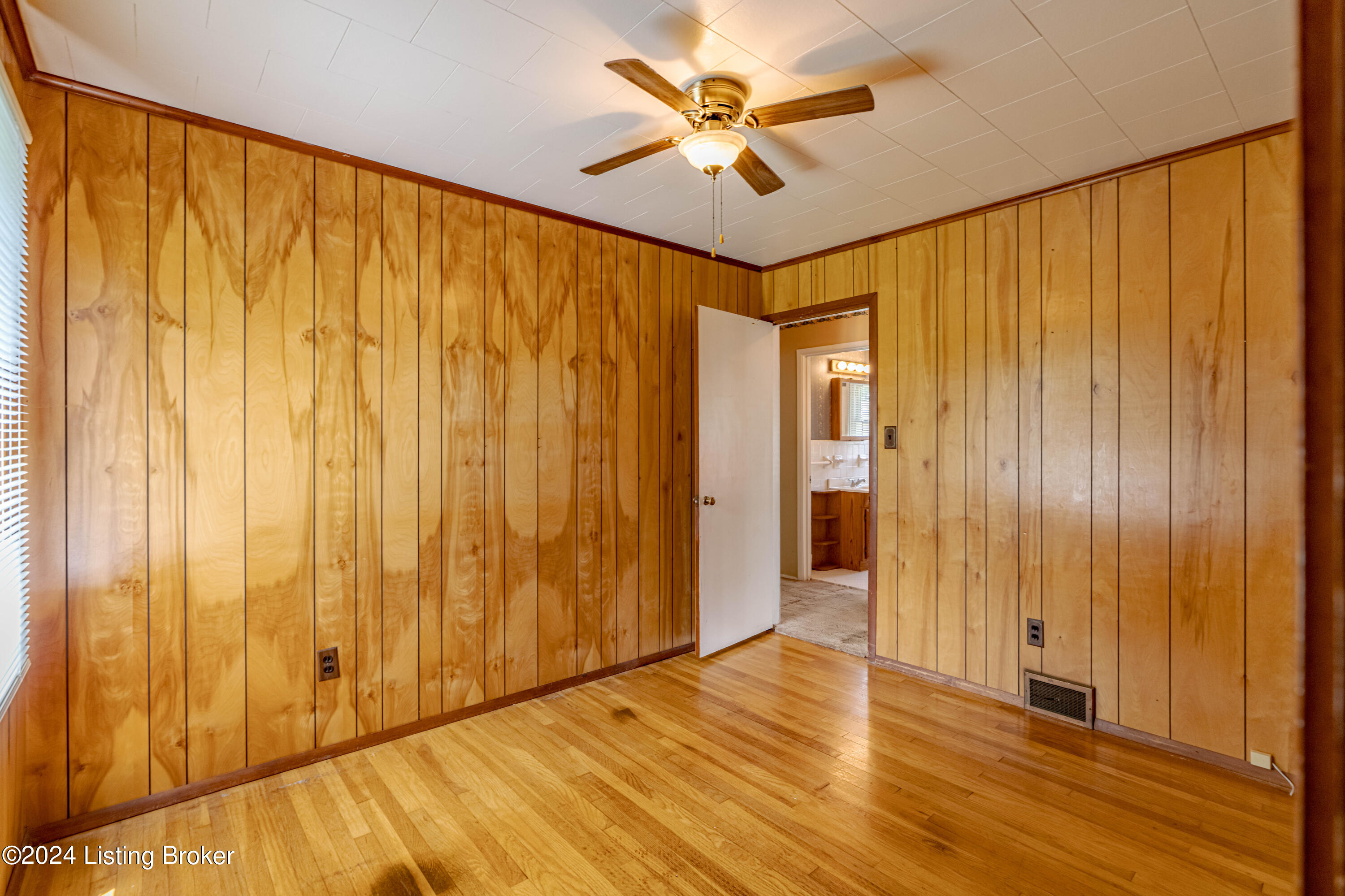 308 W Southside Ct