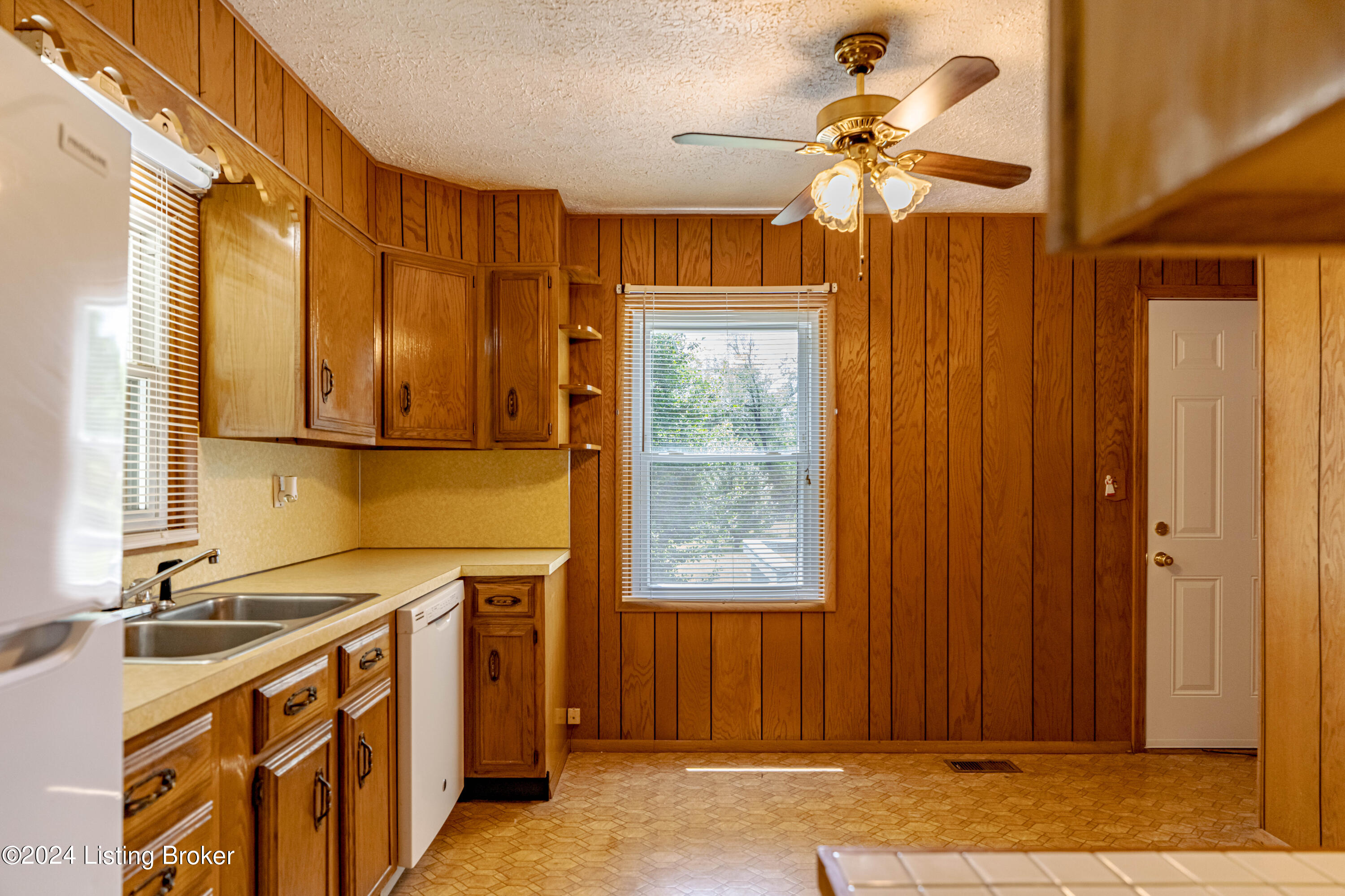 308 W Southside Ct