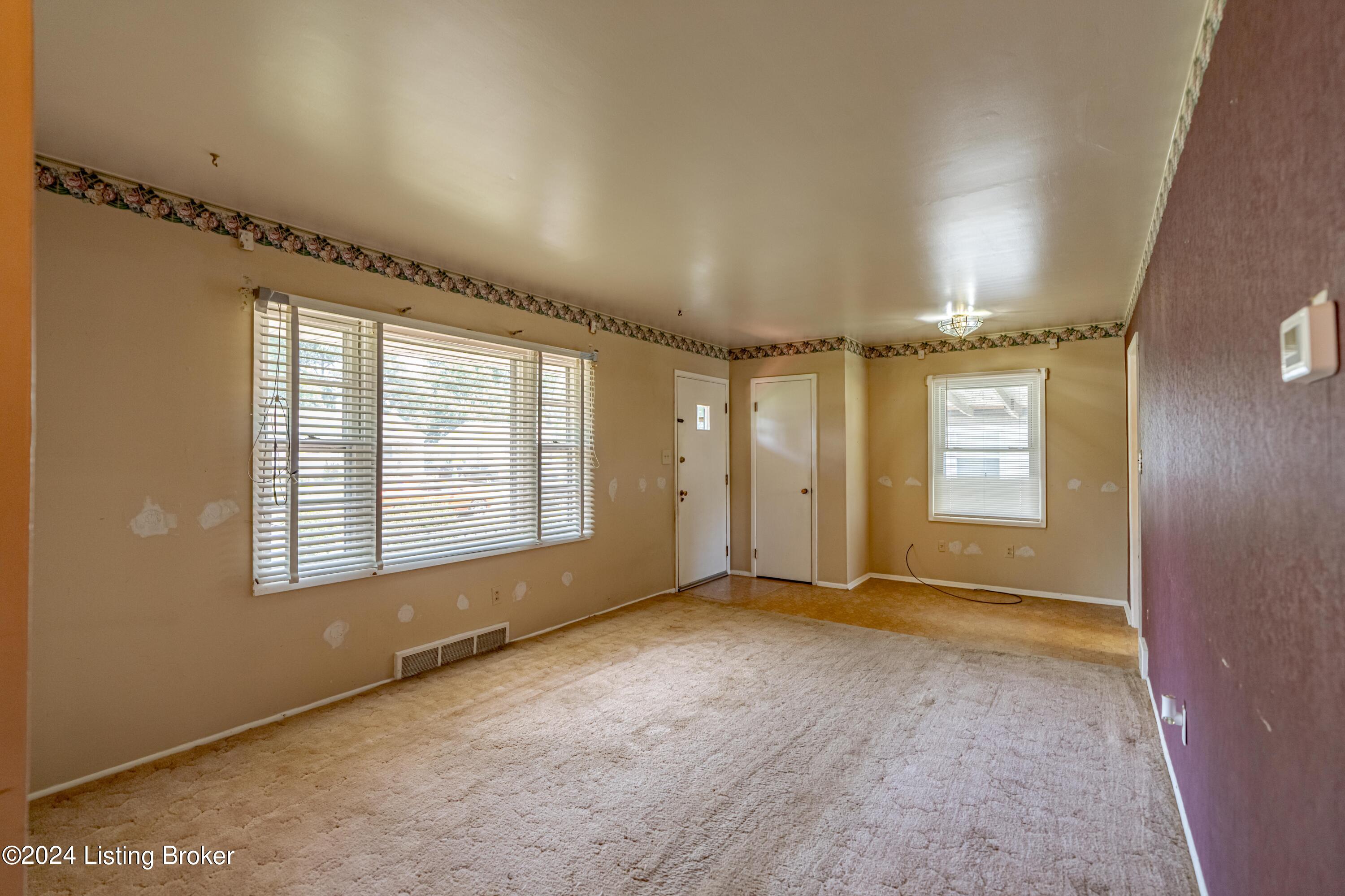 308 W Southside Ct